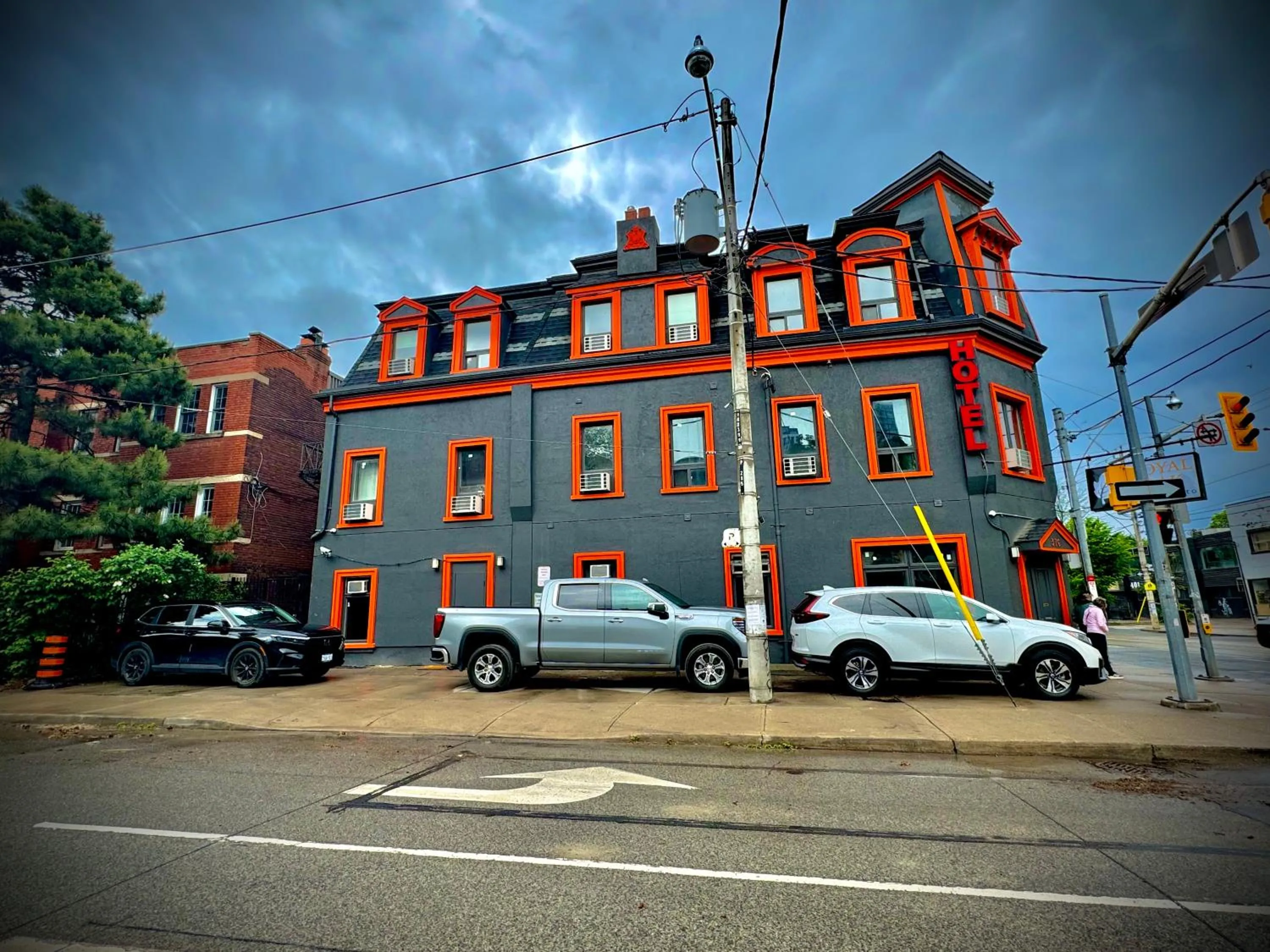 Property building in Royal Oak Inn