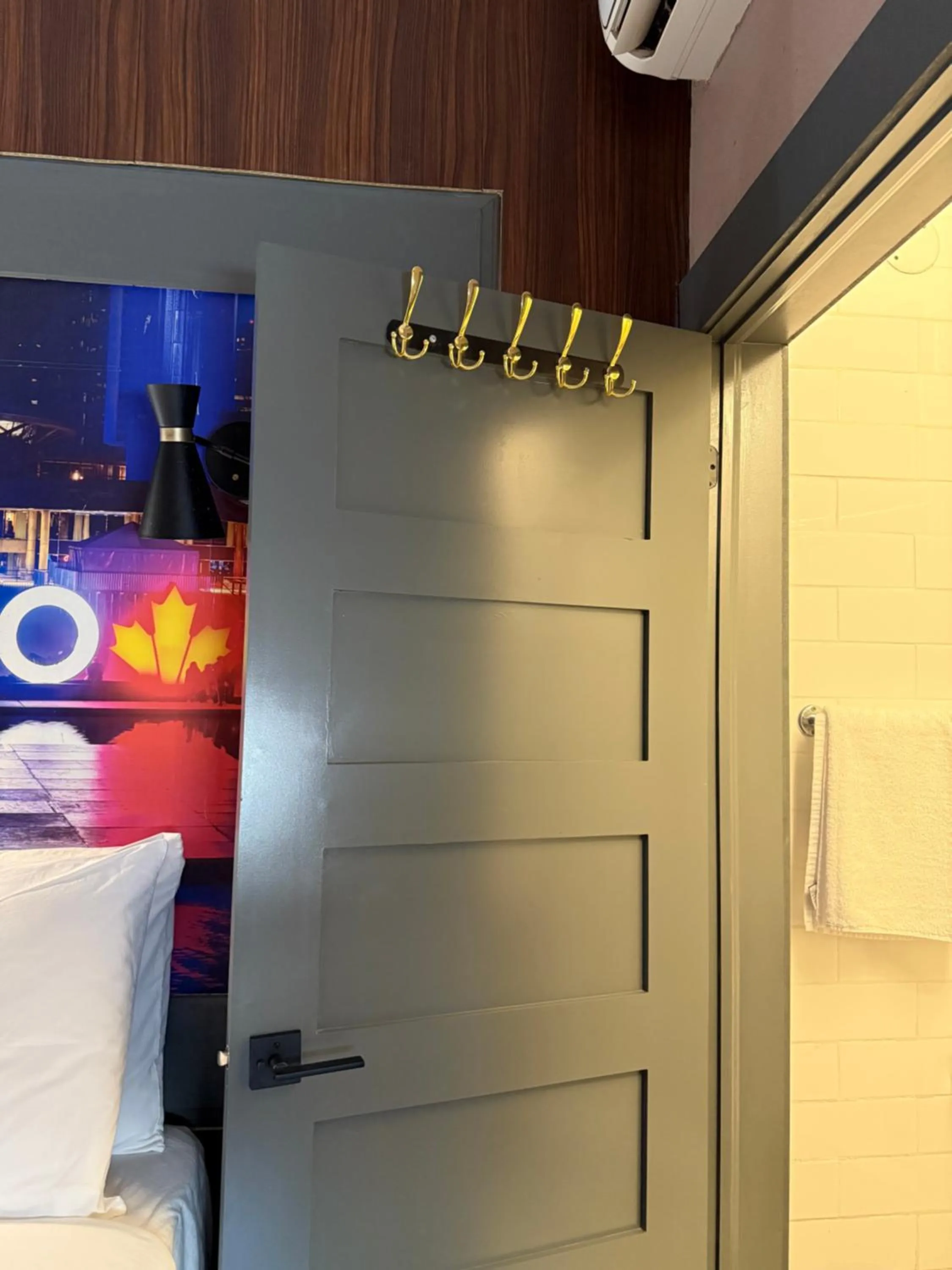 Bed in Royal Oak Inn