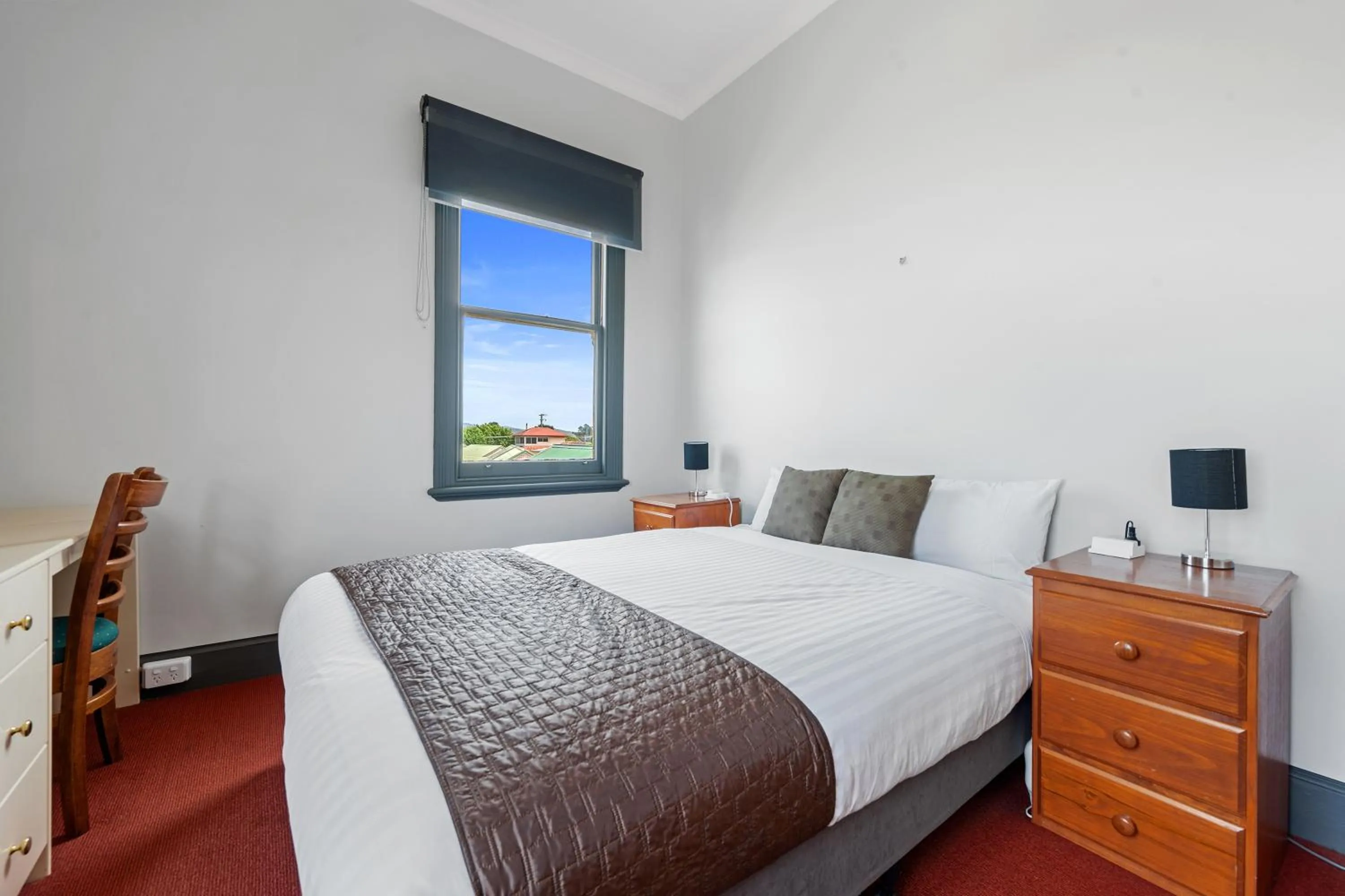 Bed in Comfort Inn The Pier