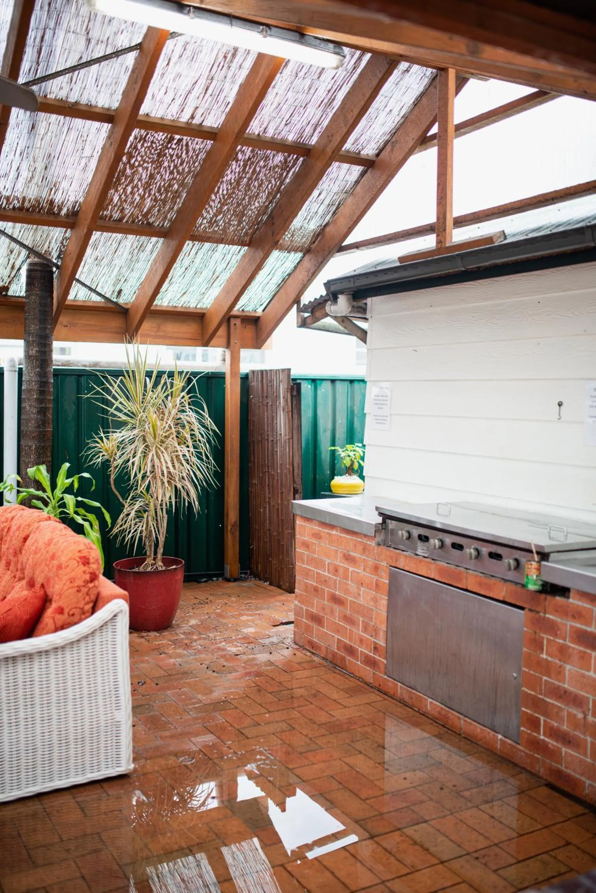 BBQ facilities in Backpackers Newcastle