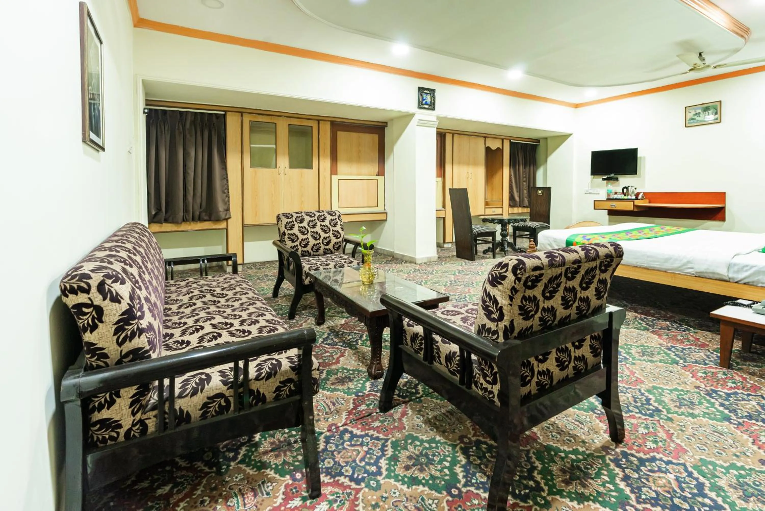 Seating area in Treebo Edge Raipur Railway Station