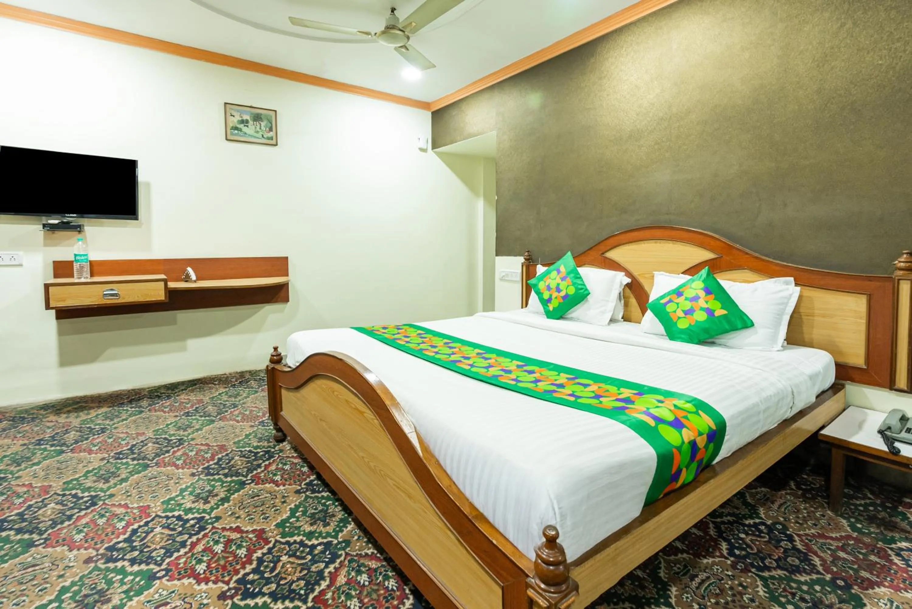 Bedroom in Treebo Edge Raipur Railway Station