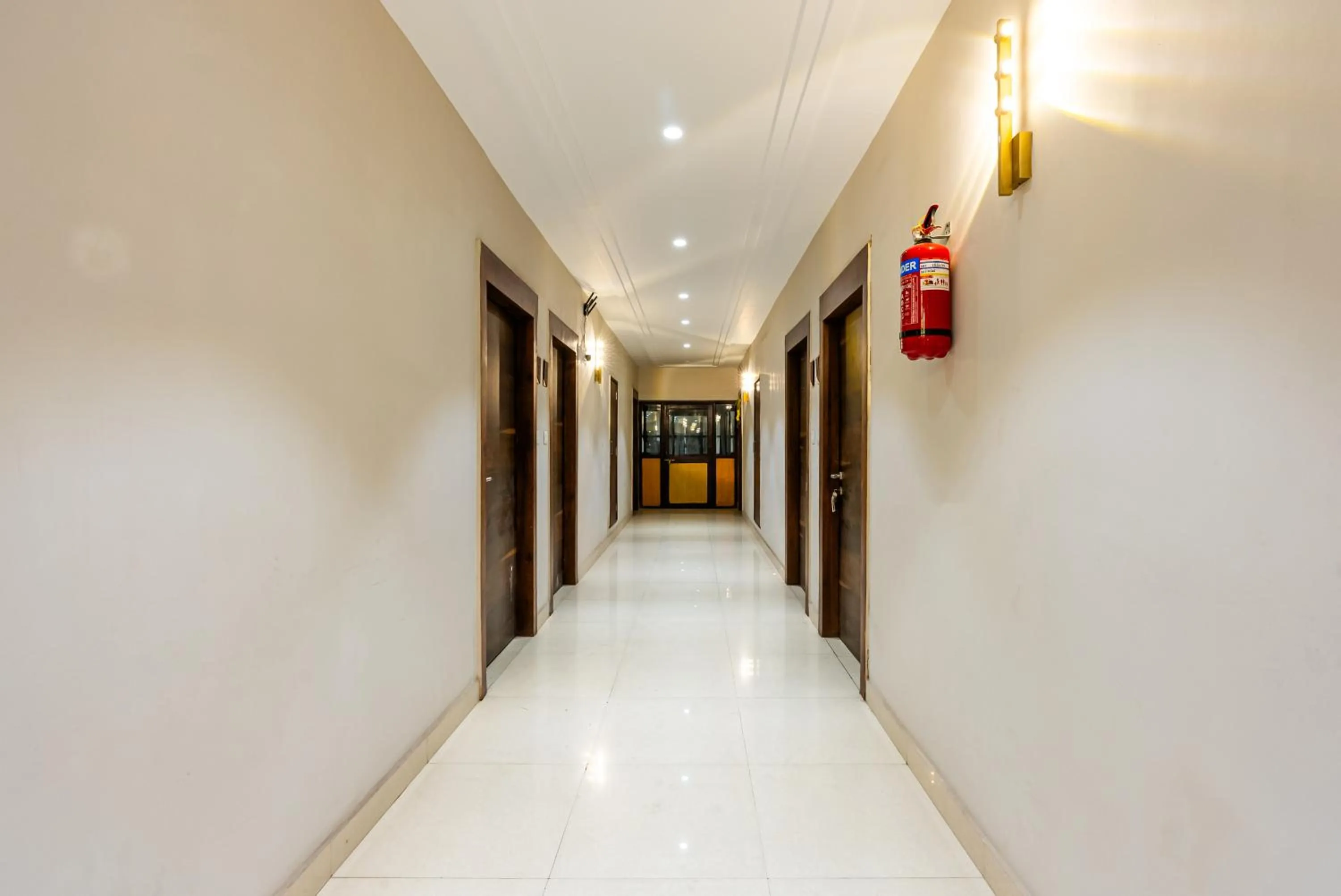 Lobby or reception in Treebo Edge Raipur Railway Station