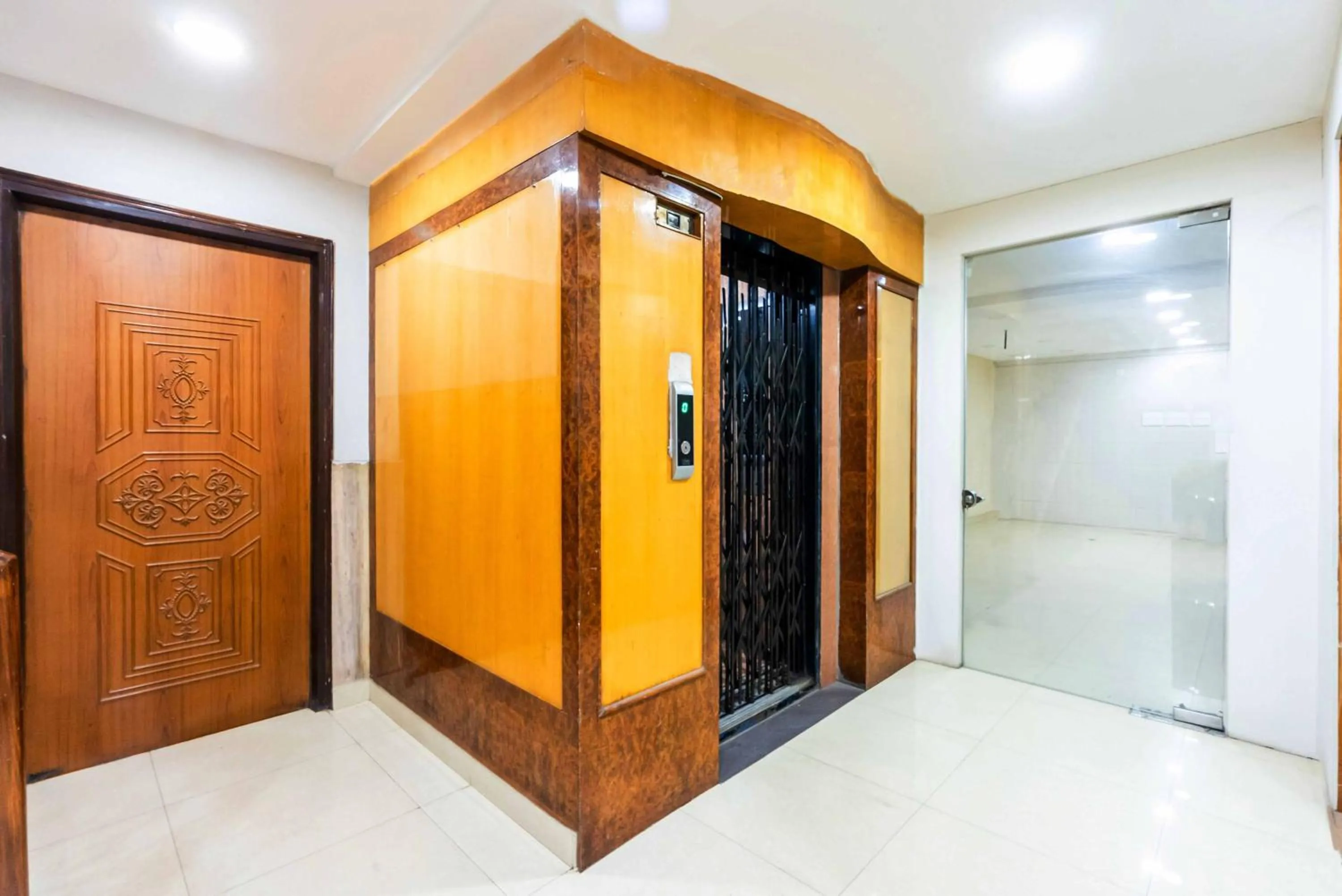 elevator in Treebo Edge Raipur Railway Station