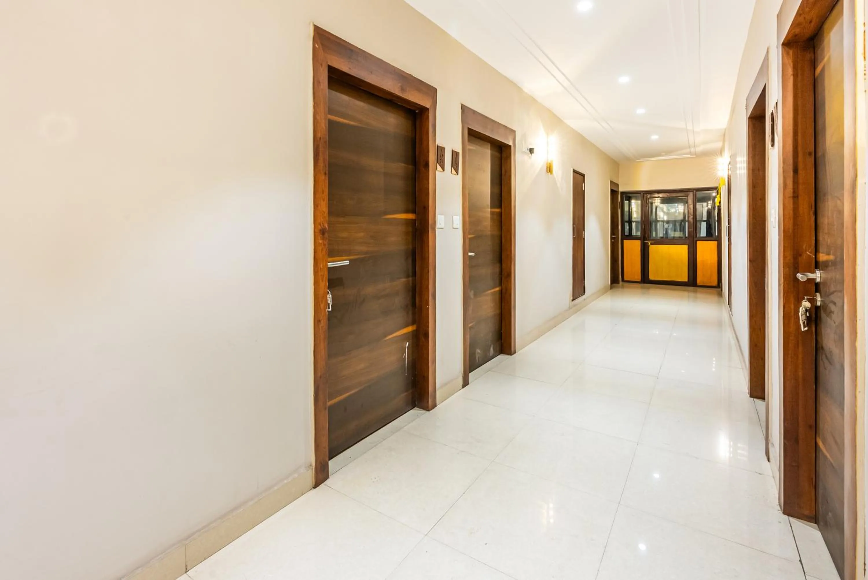 Lobby or reception in Treebo Edge Raipur Railway Station