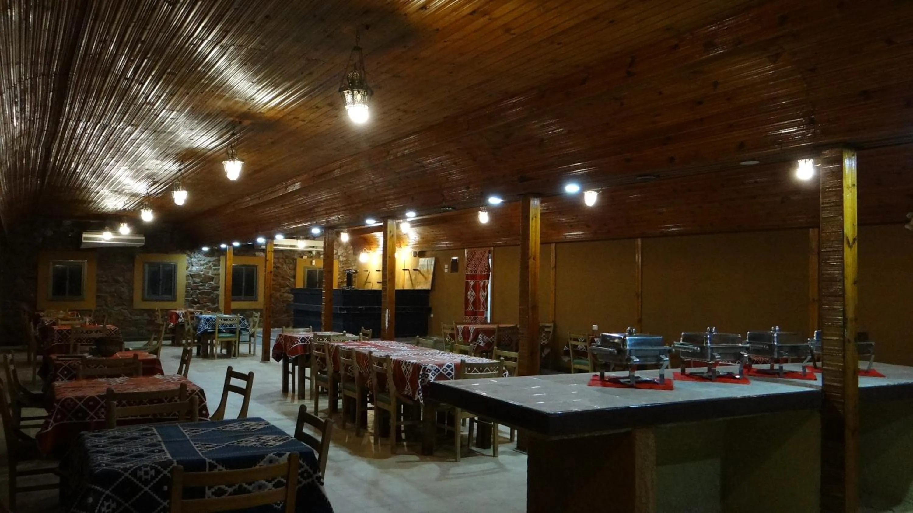 Restaurant/places to eat in OASIS Resort