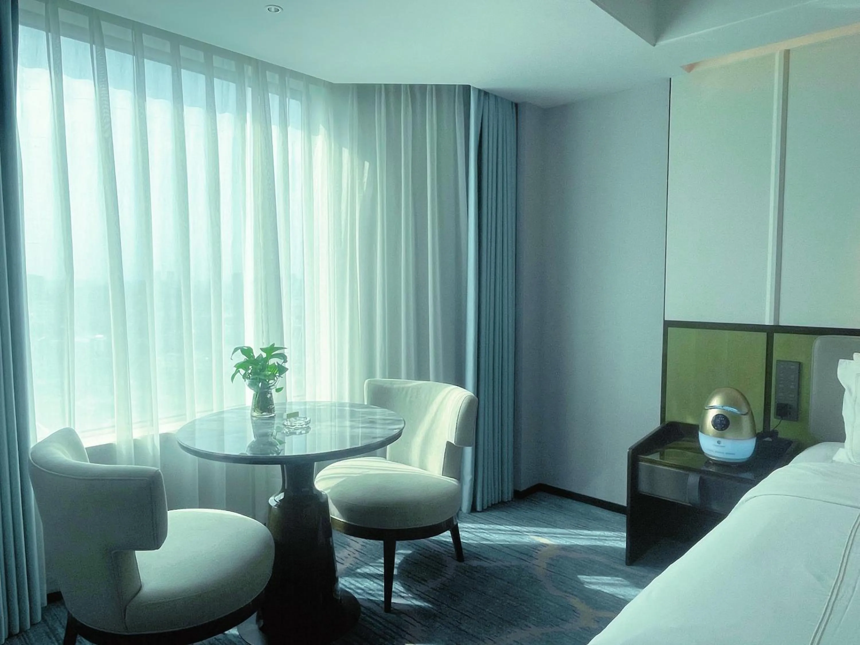 Bedroom, Bed in Shu Guang International Hotel