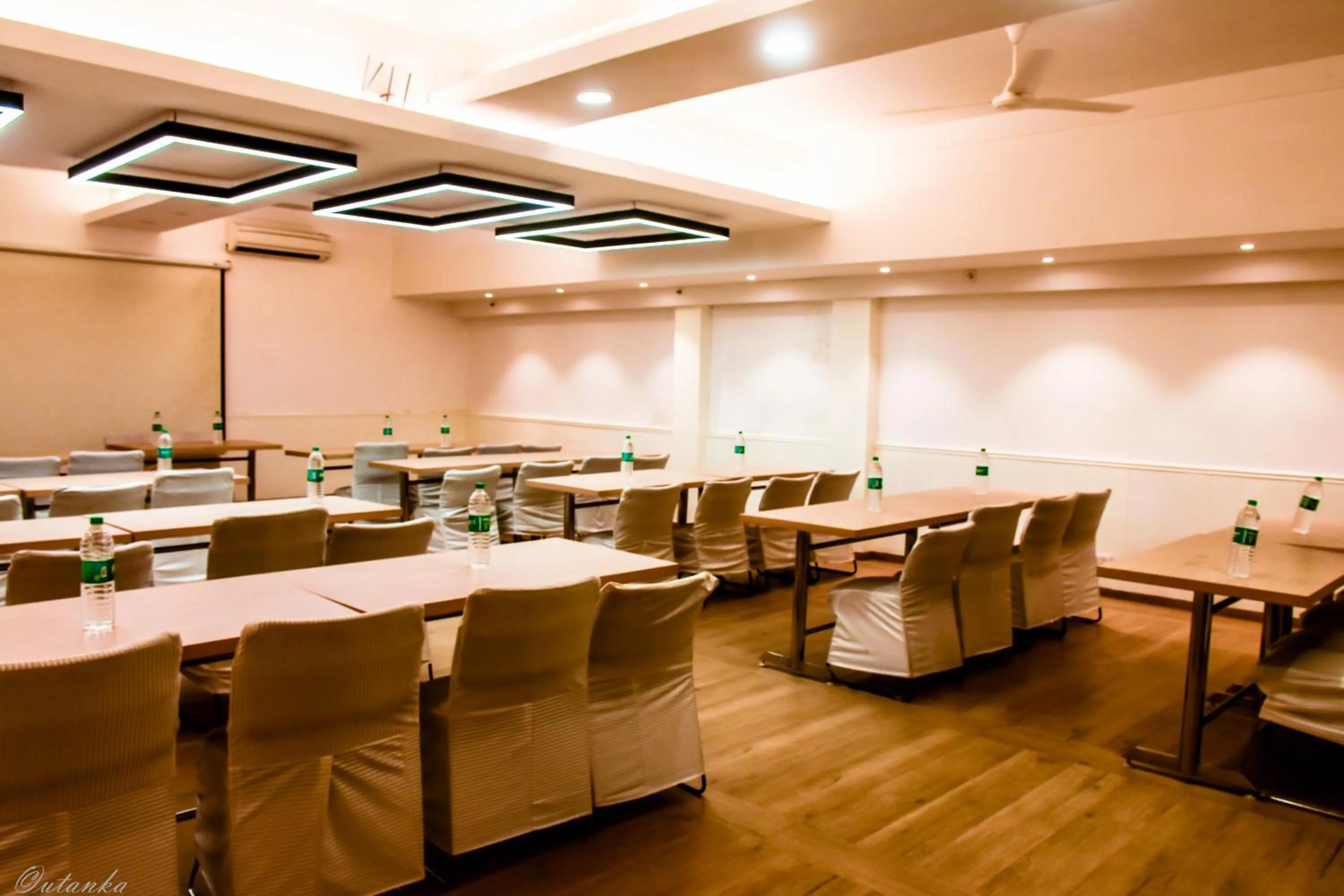 Banquet/Function facilities in The Legend Inn Delhi