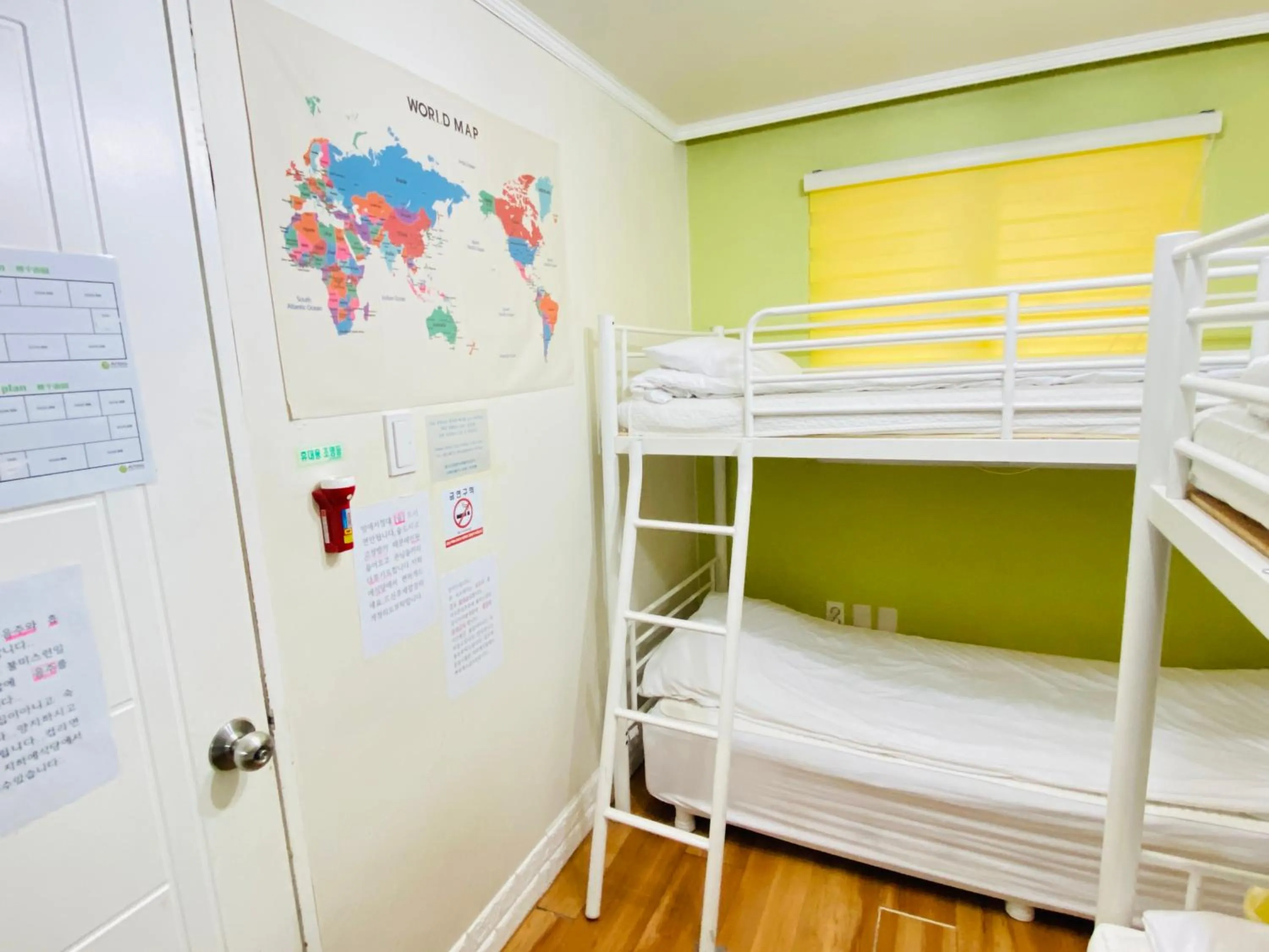 Photo of the whole room, Bed in Aroha Guesthouse Seoul Station