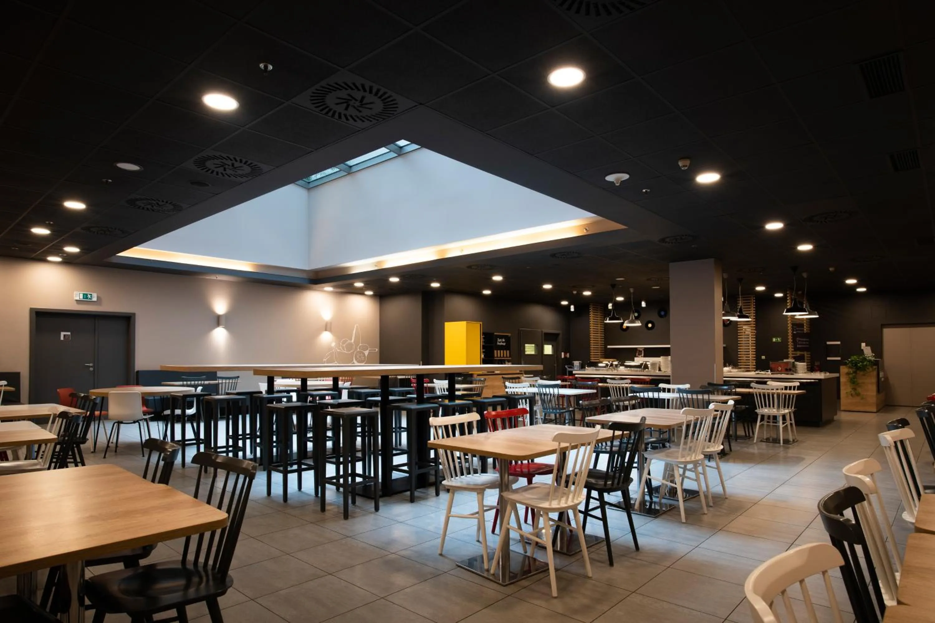 Restaurant/places to eat in Ibis Praha Old Town