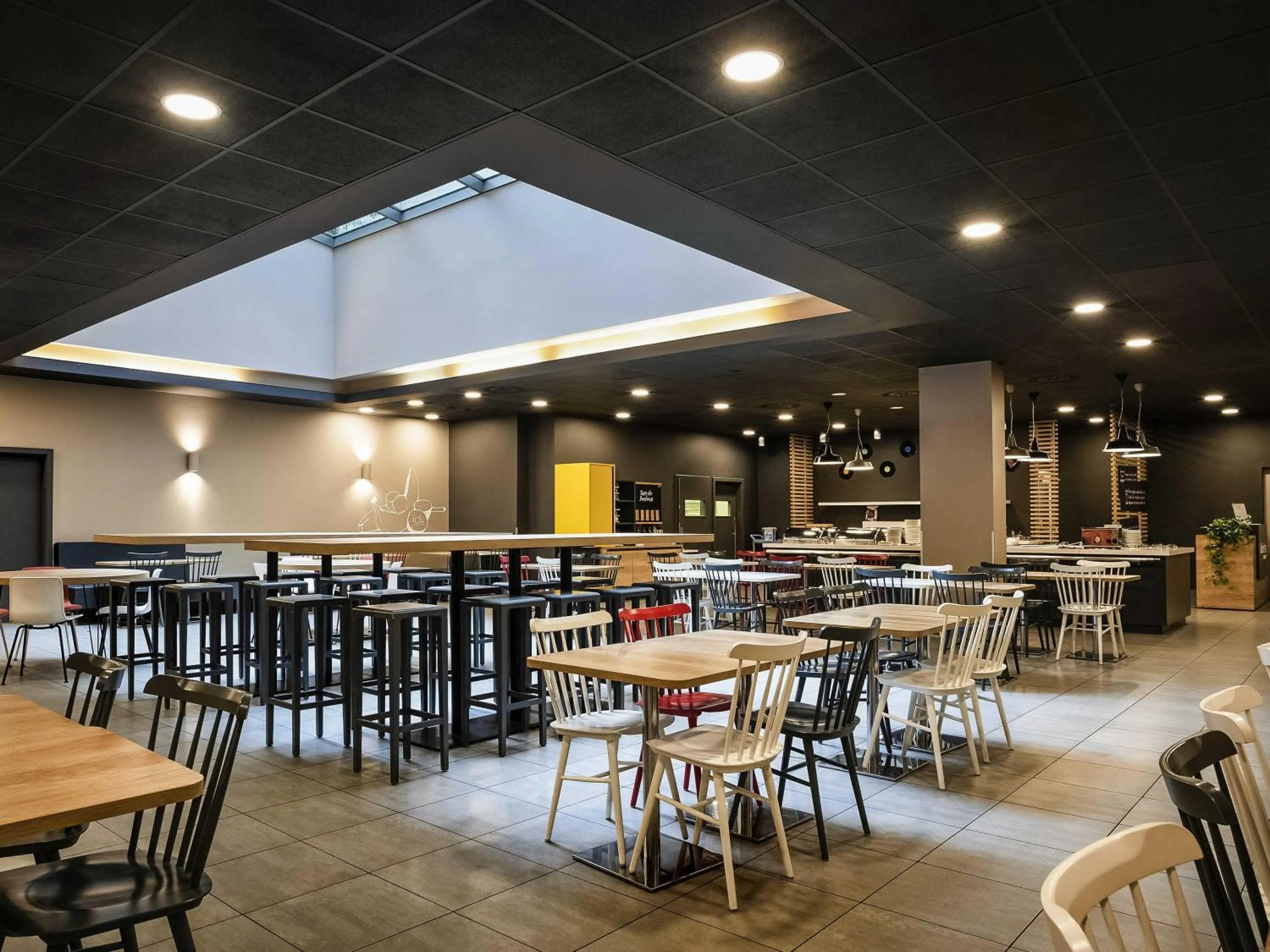 Restaurant/places to eat in Ibis Praha Old Town