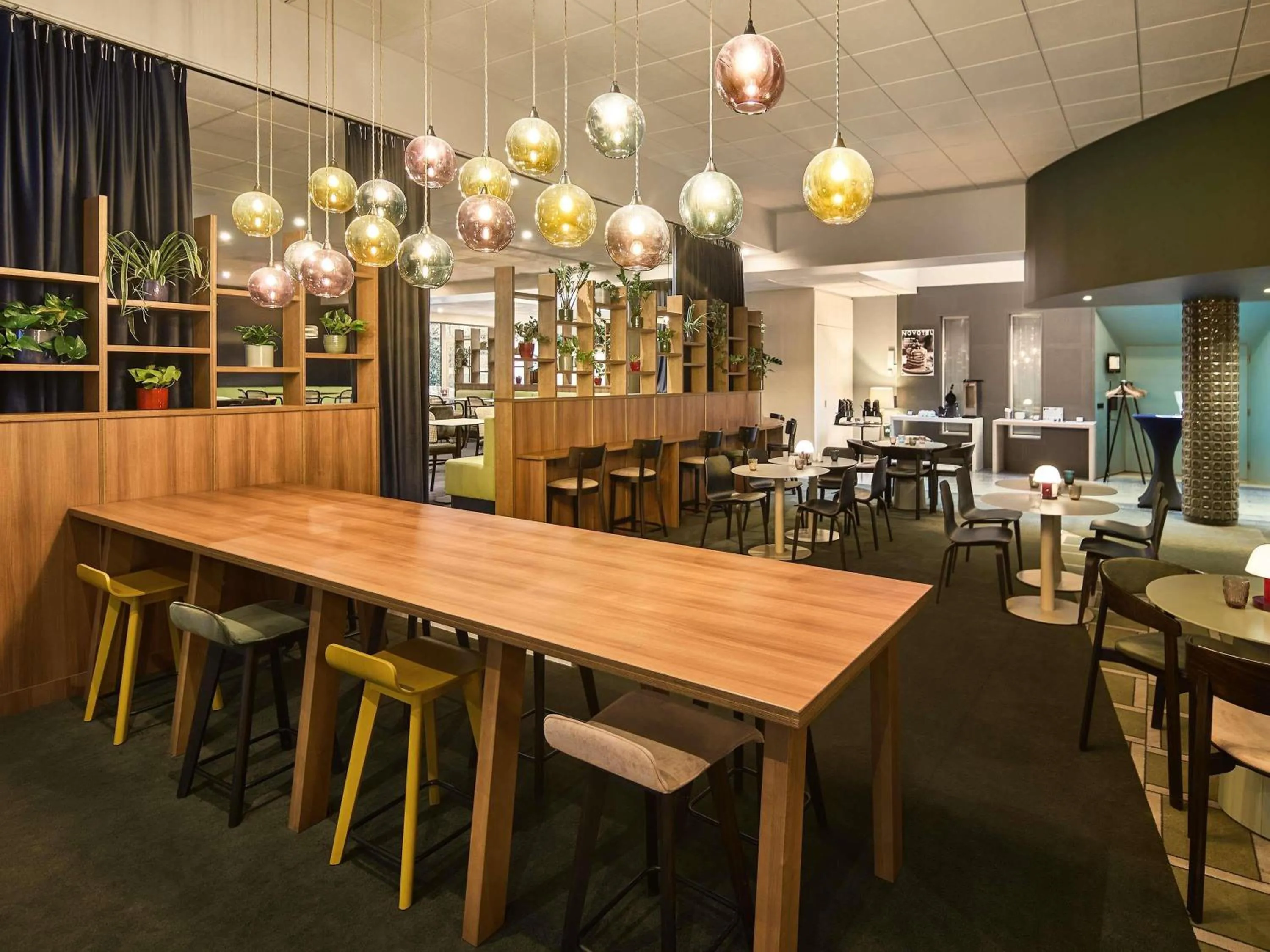 Lounge or bar in Novotel Praha Wenceslas Square