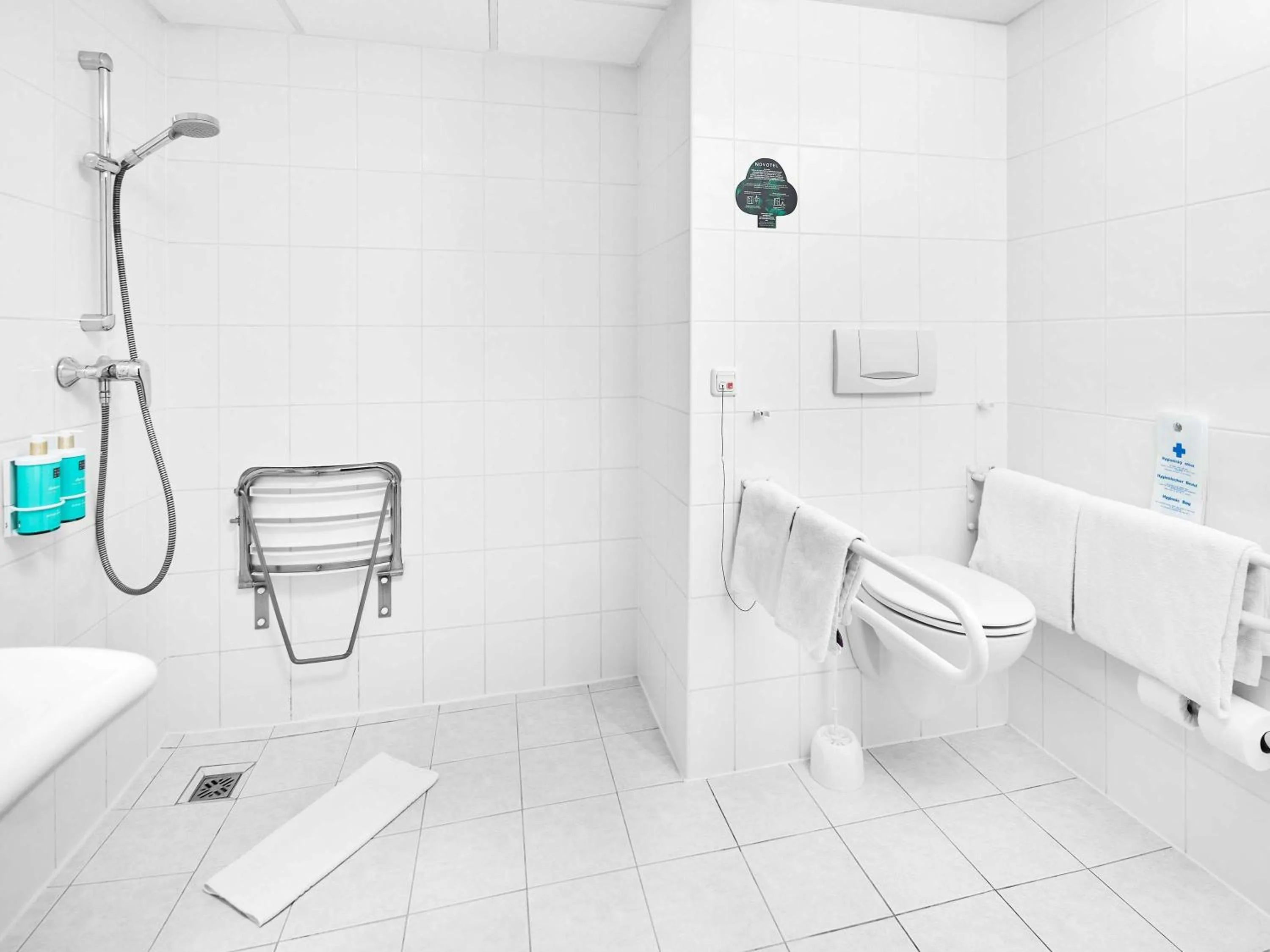 Shower in Novotel Praha Wenceslas Square
