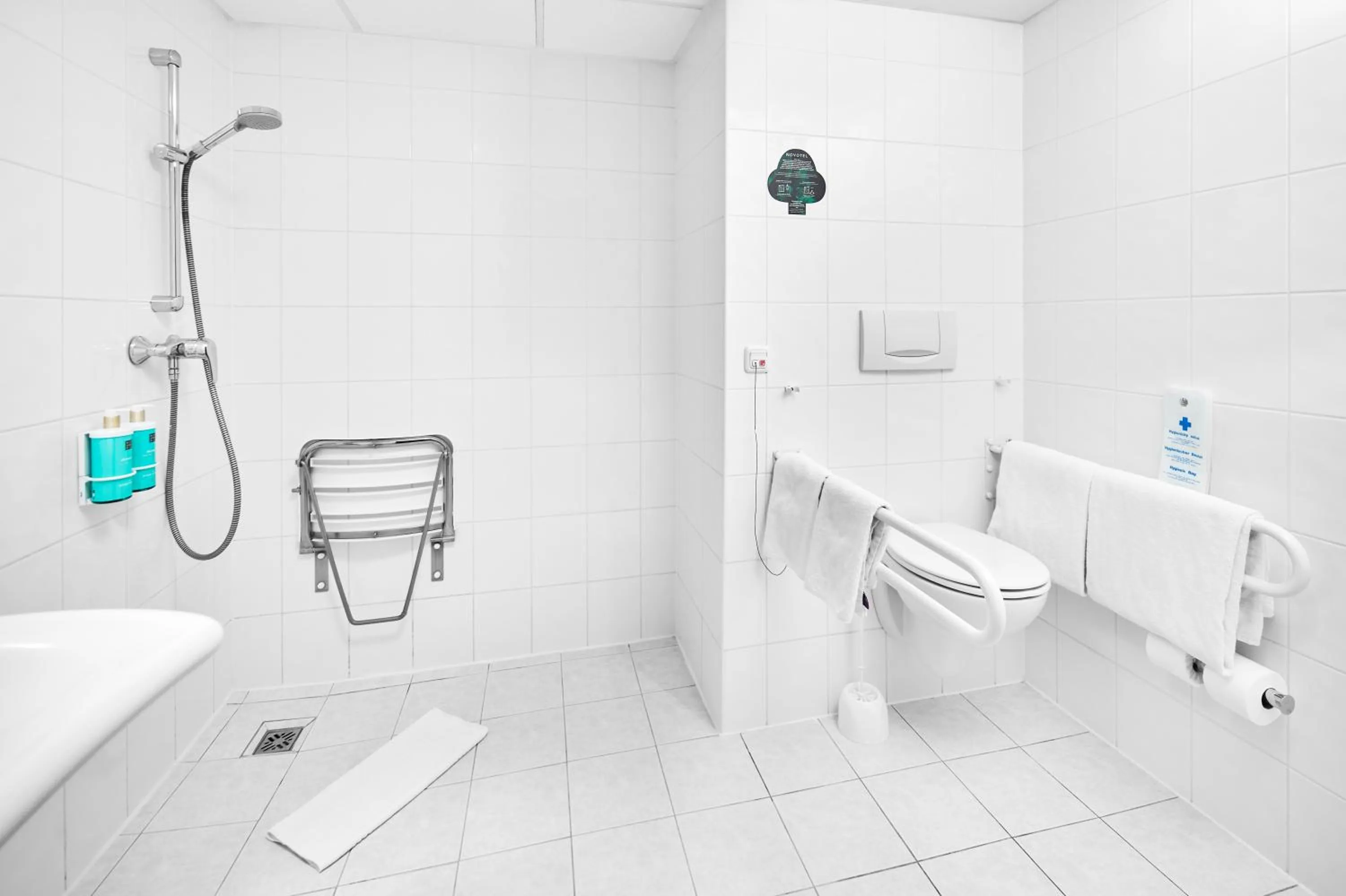 Shower in Novotel Praha Wenceslas Square