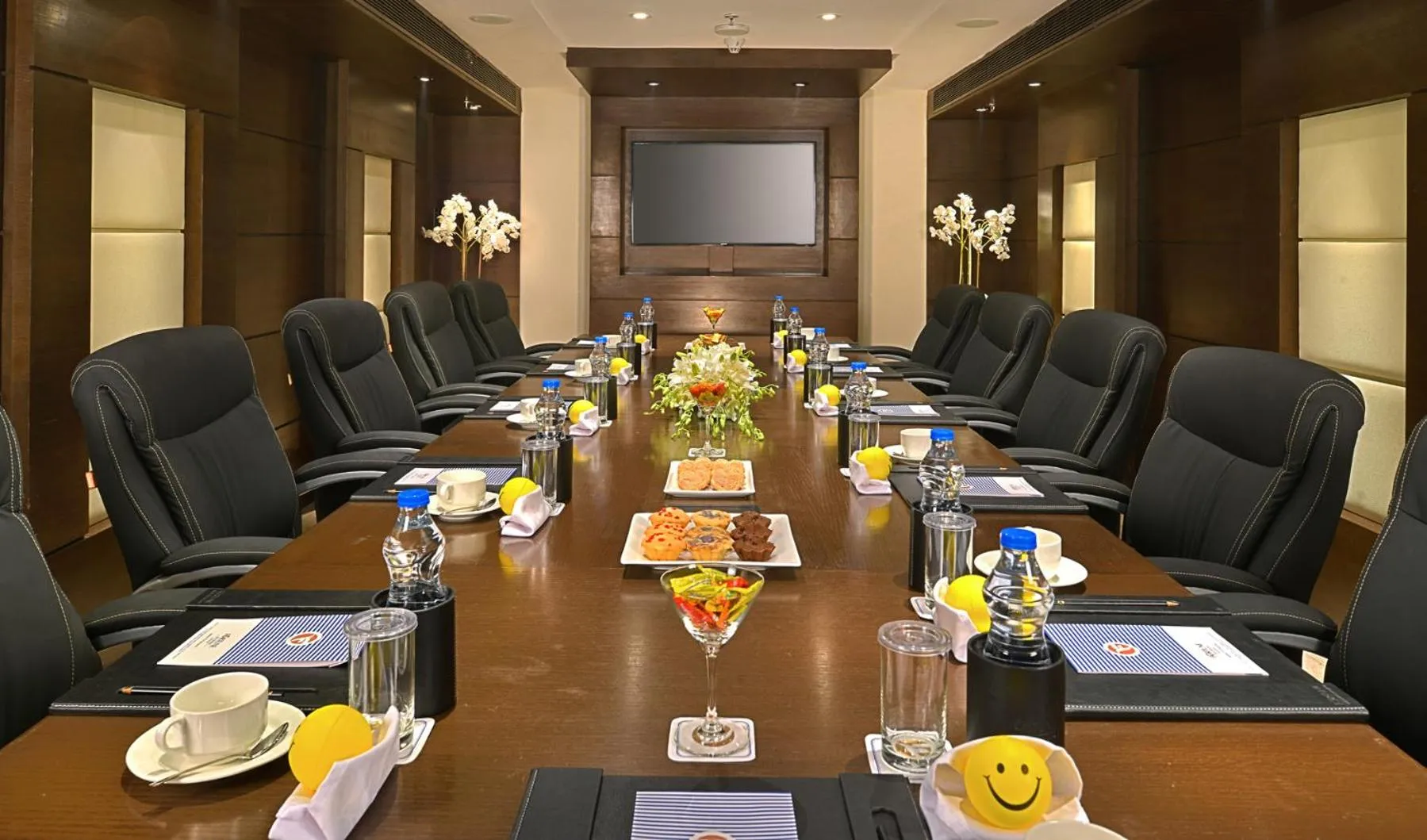 Meeting/conference room in Fortune District Centre, Ghaziabad - Member ITC Hotels' Group