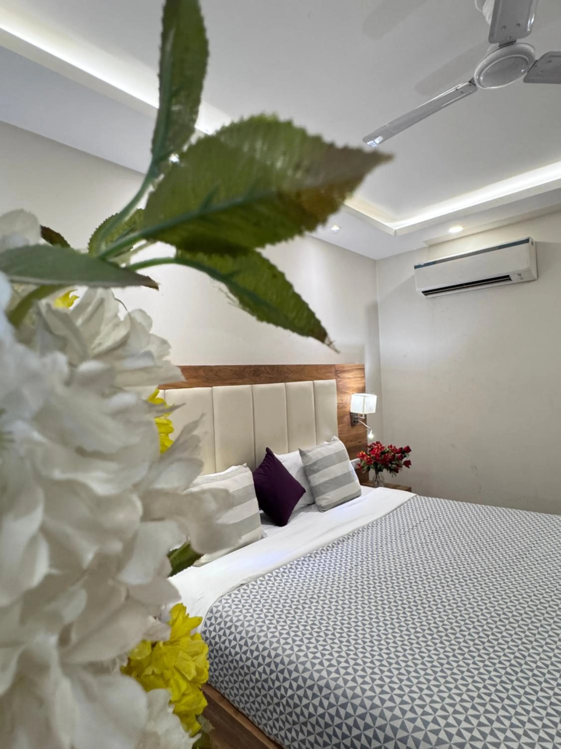 Bedroom, Bed in Hotel Golf View Suites-Golf Course Road Gurgaon