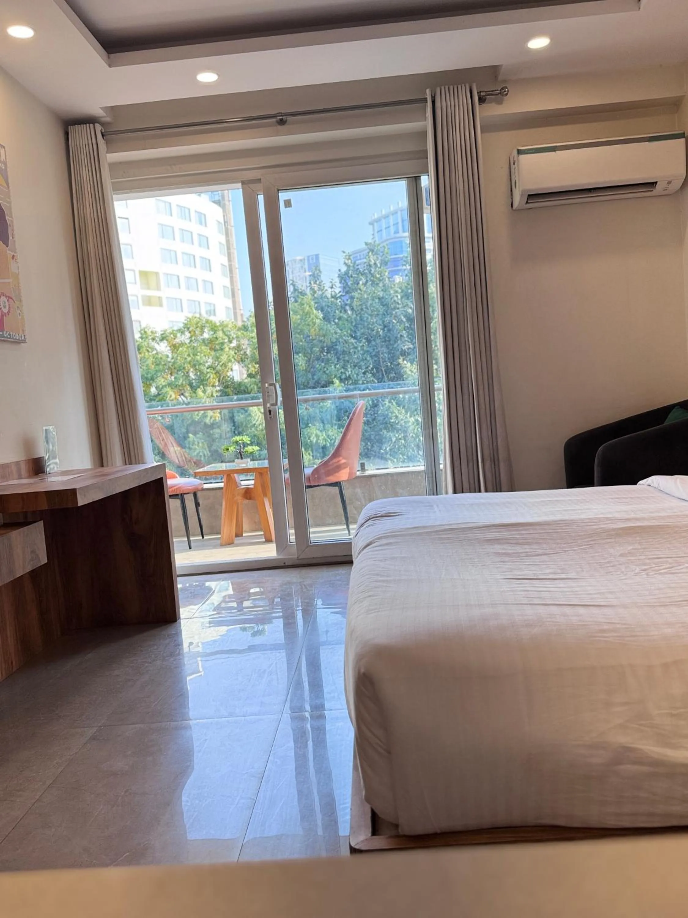 Bedroom, Bed in Hotel Golf View Suites-Golf Course Road Gurgaon