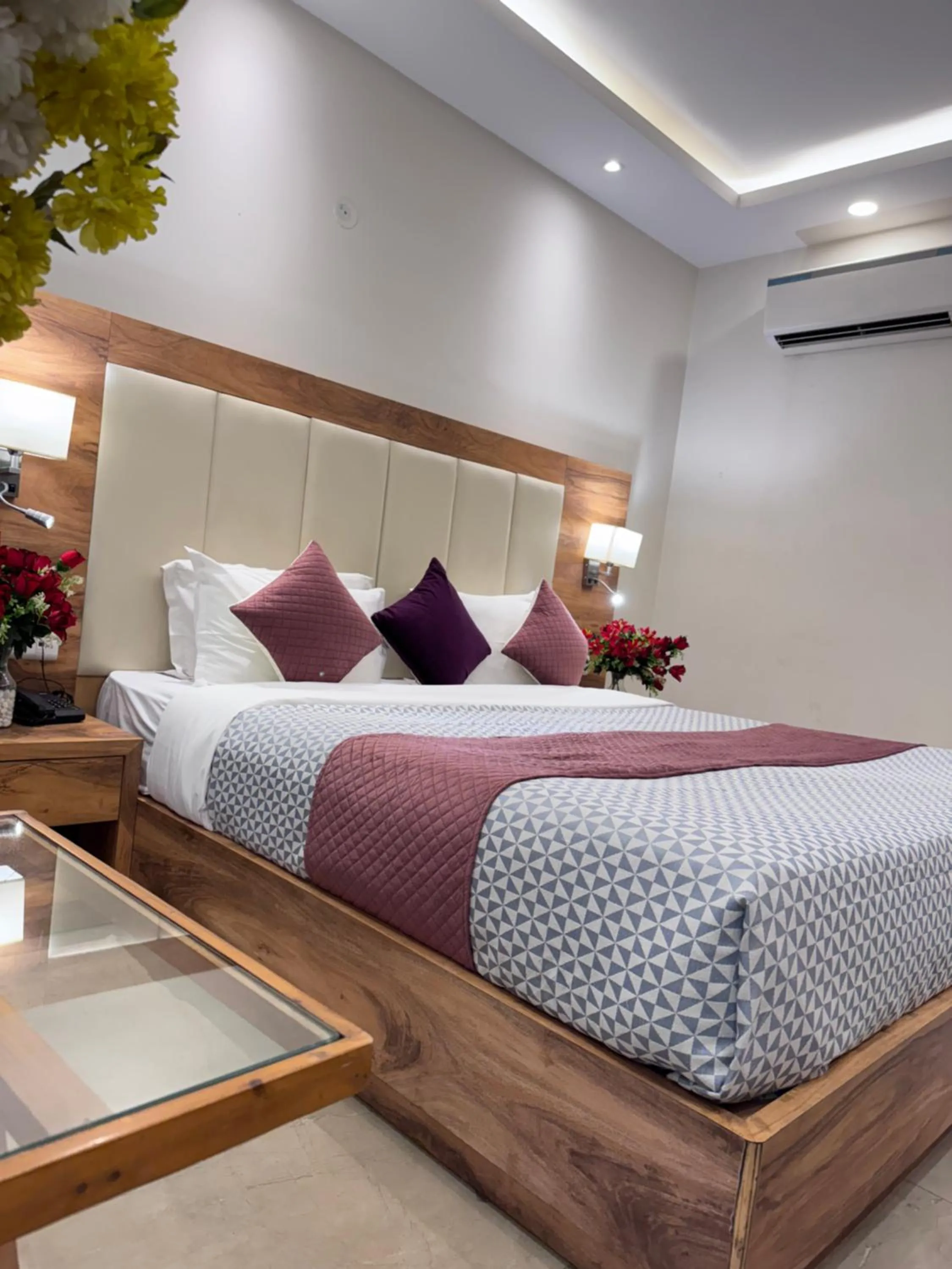 Bedroom, Bed in Hotel Golf View Suites-Golf Course Road Gurgaon