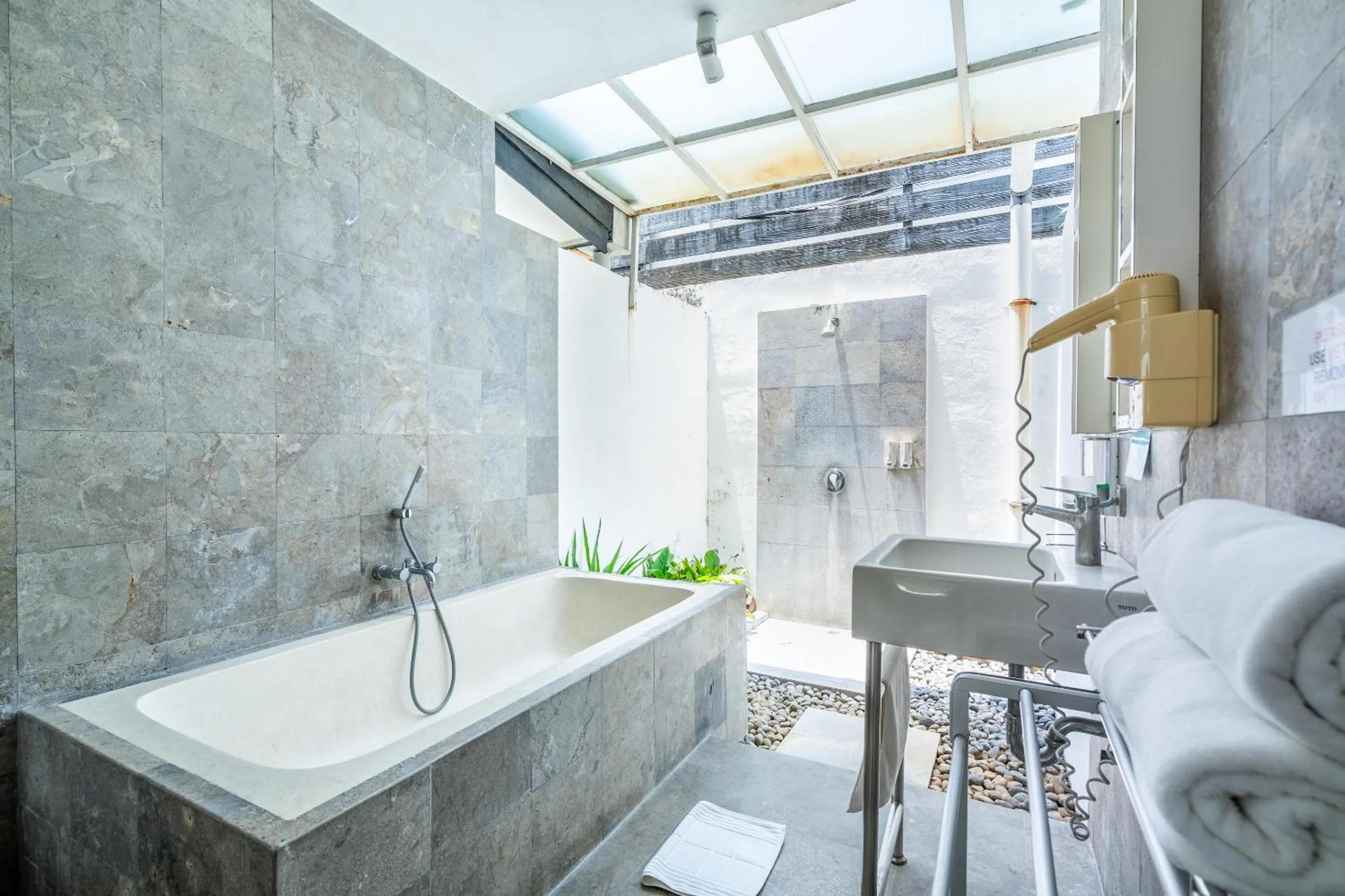 Shower in Bali Yarra Villas - Seminyak