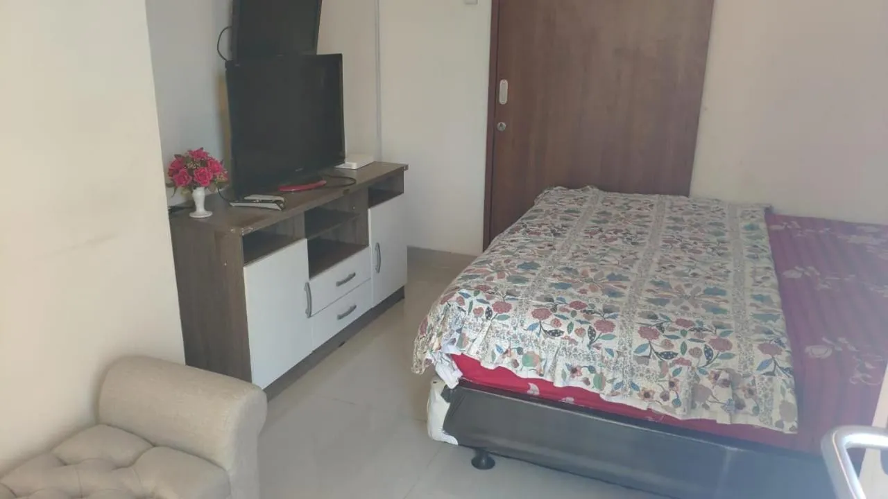 Bed in Apartemen Grand Kamala Lagoon Bekasi By Cicie Room