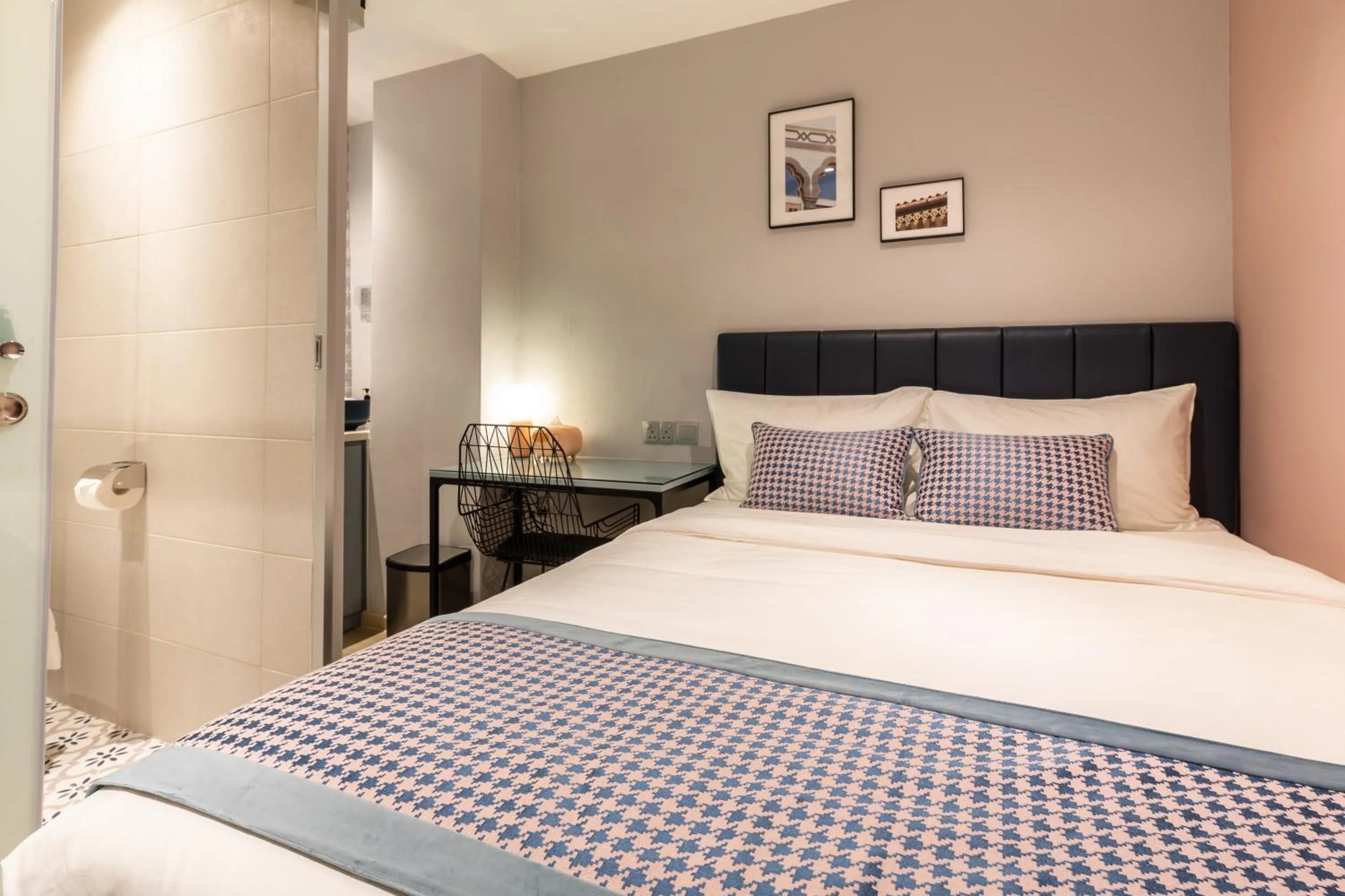 Bed in Heritage Collection on Arab - Mobile App Check-In