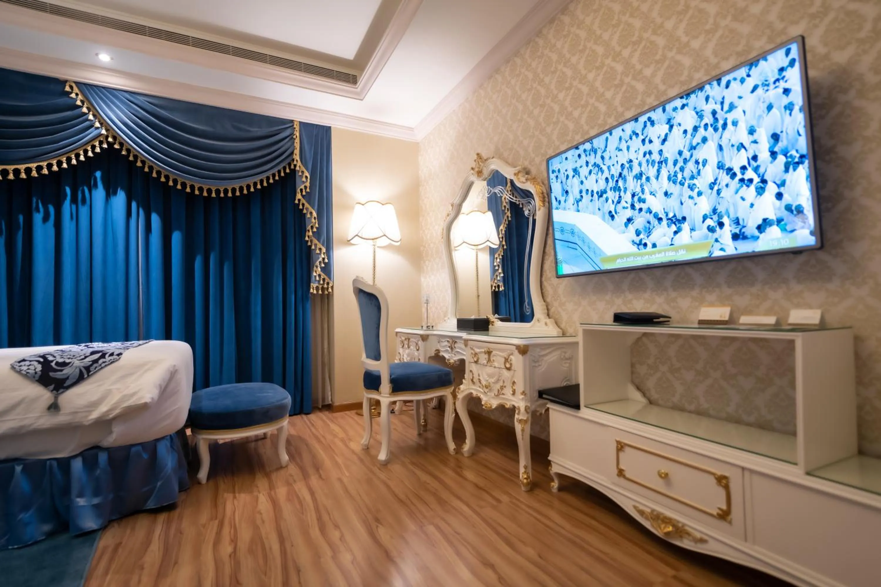 Bedroom, Bed in WA Hotel