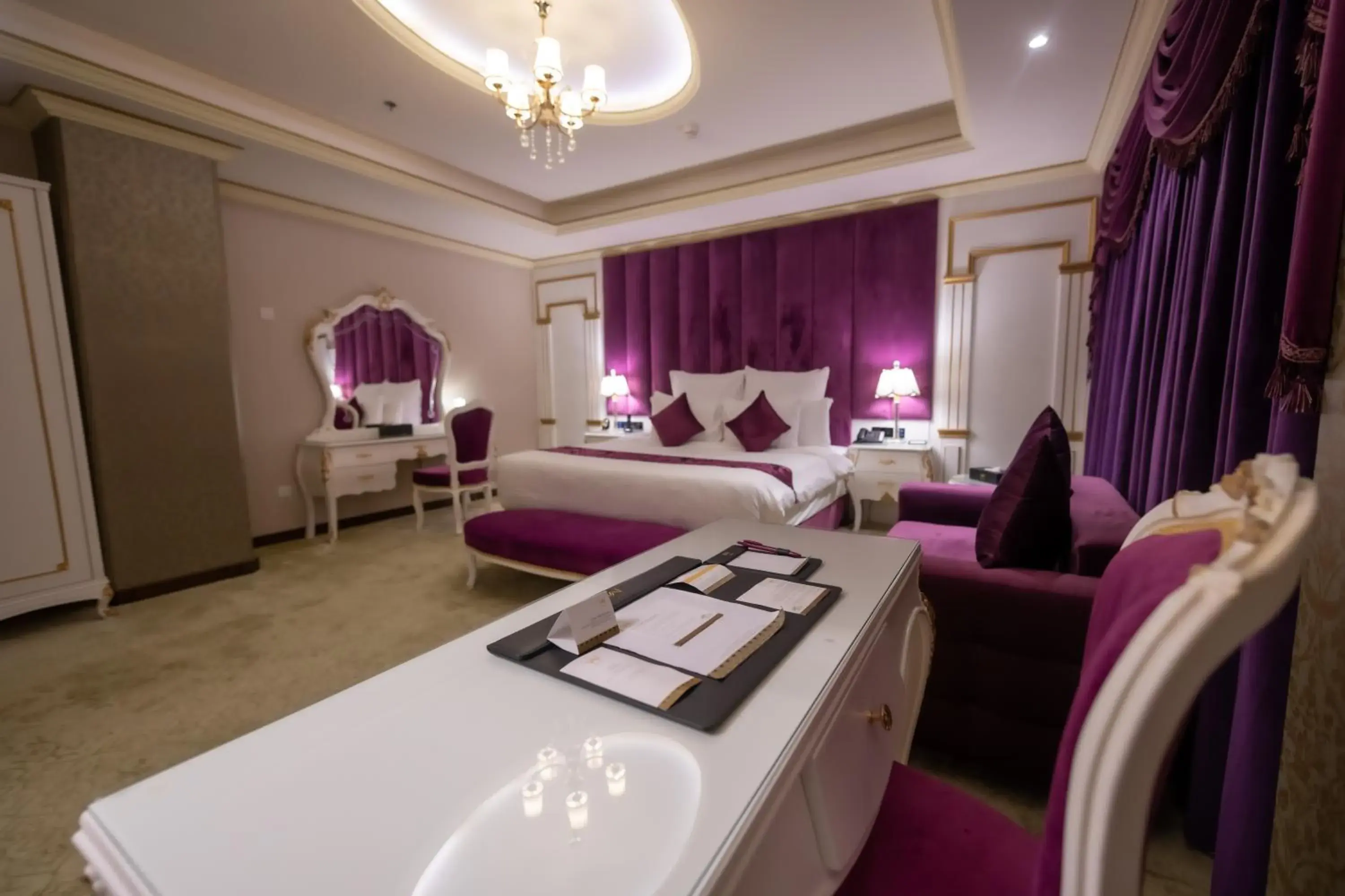 Deluxe King Room in WA Hotel Deluxe King Room in WA Hotel