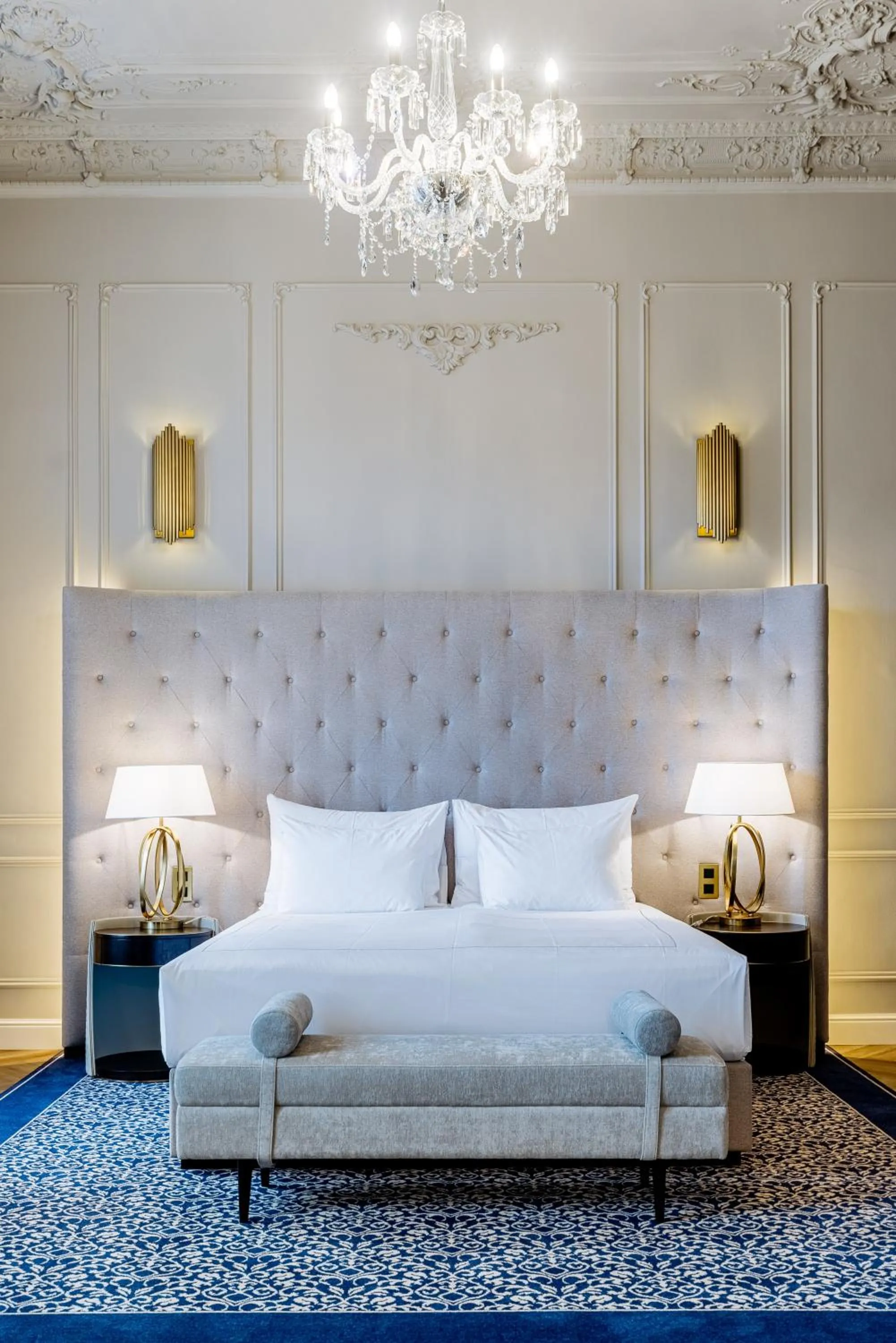 Bed in Grandhotel Pupp