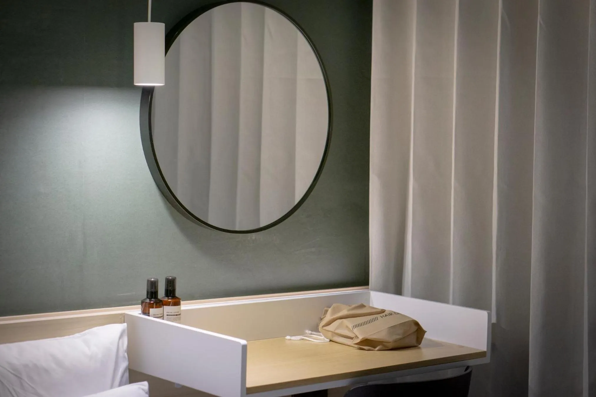 Bed in Croissant Hotel Guri by Aank