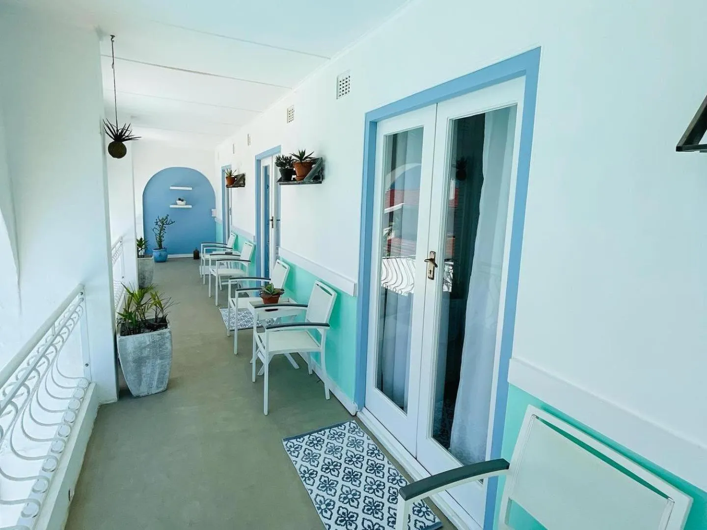 Balcony/Terrace in ThE LaZy ShArK