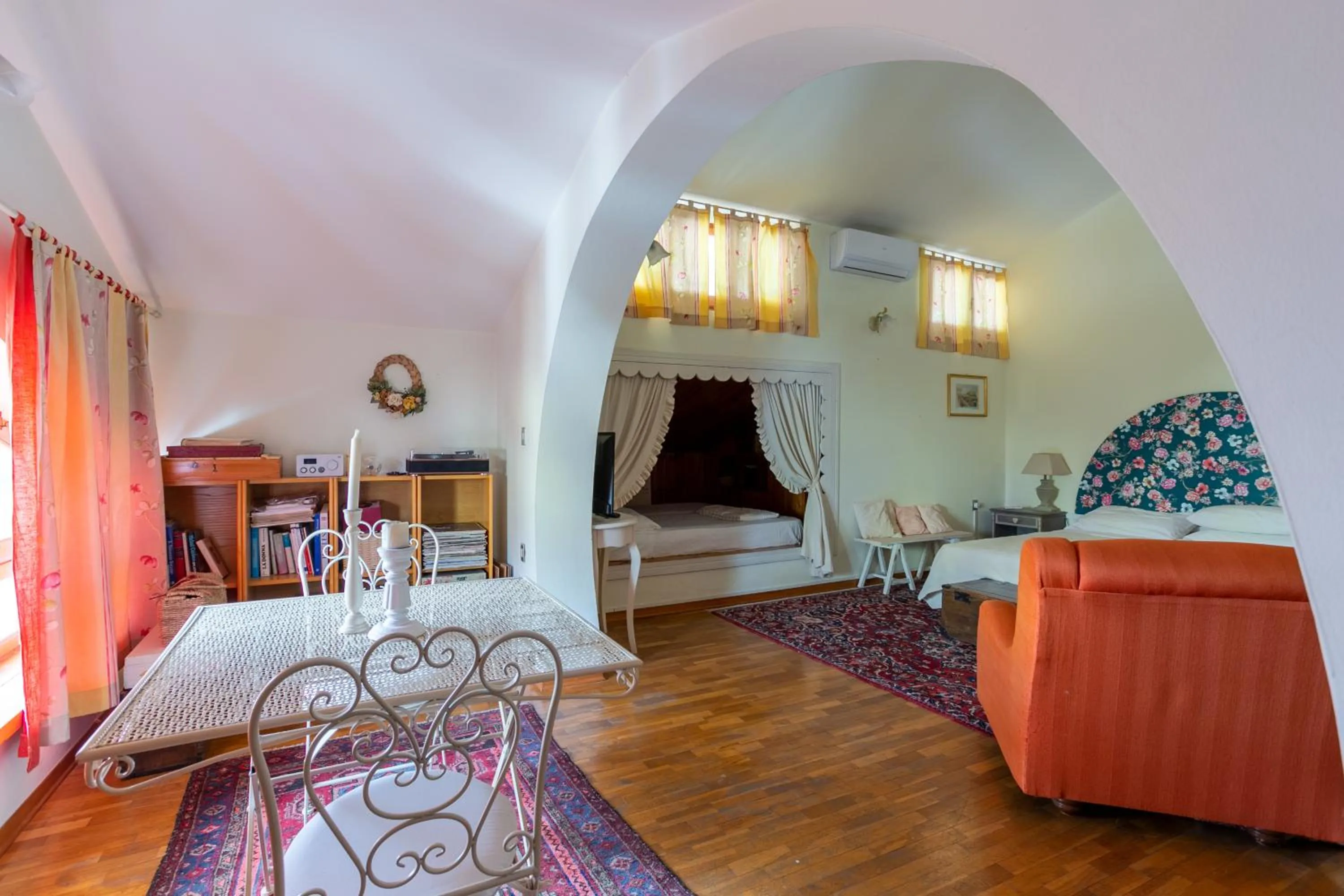 View (from property/room), Bed in Villa Carol Appartamento e B&B