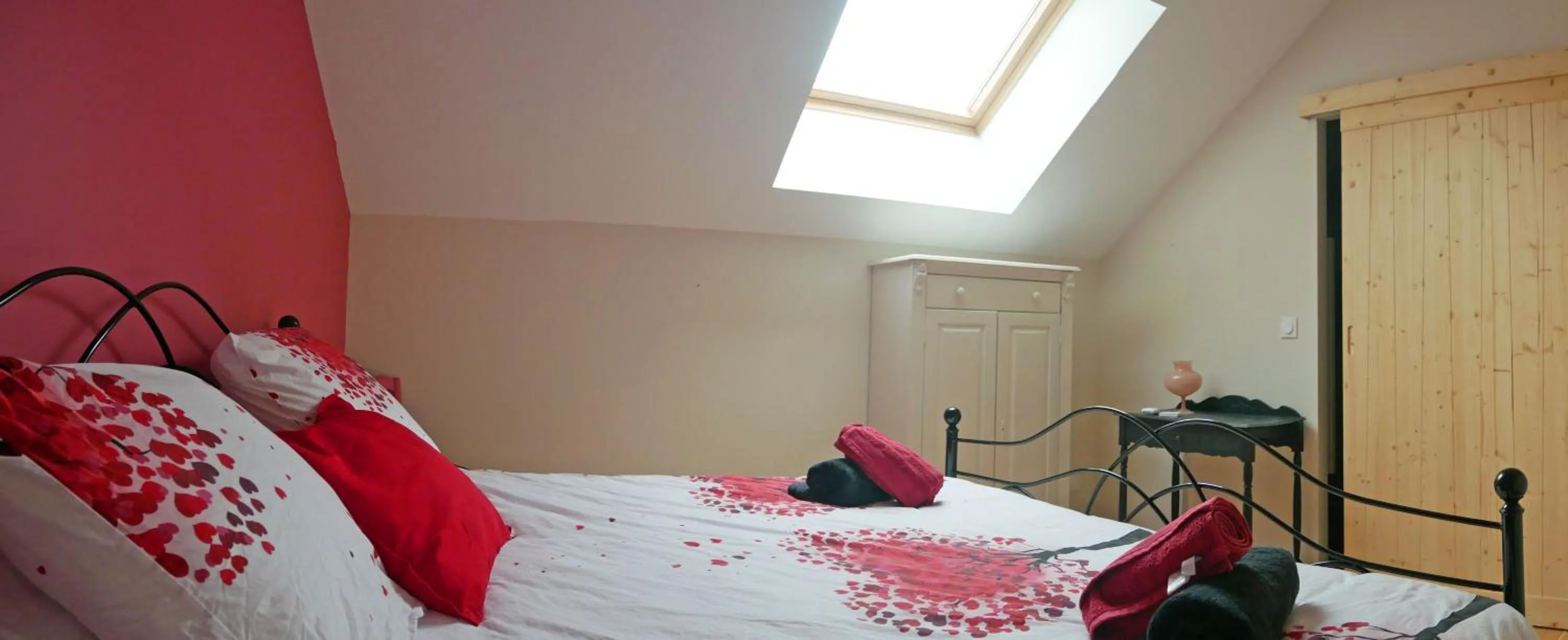 Photo of the whole room, Bed in chambre d hôte La Grange