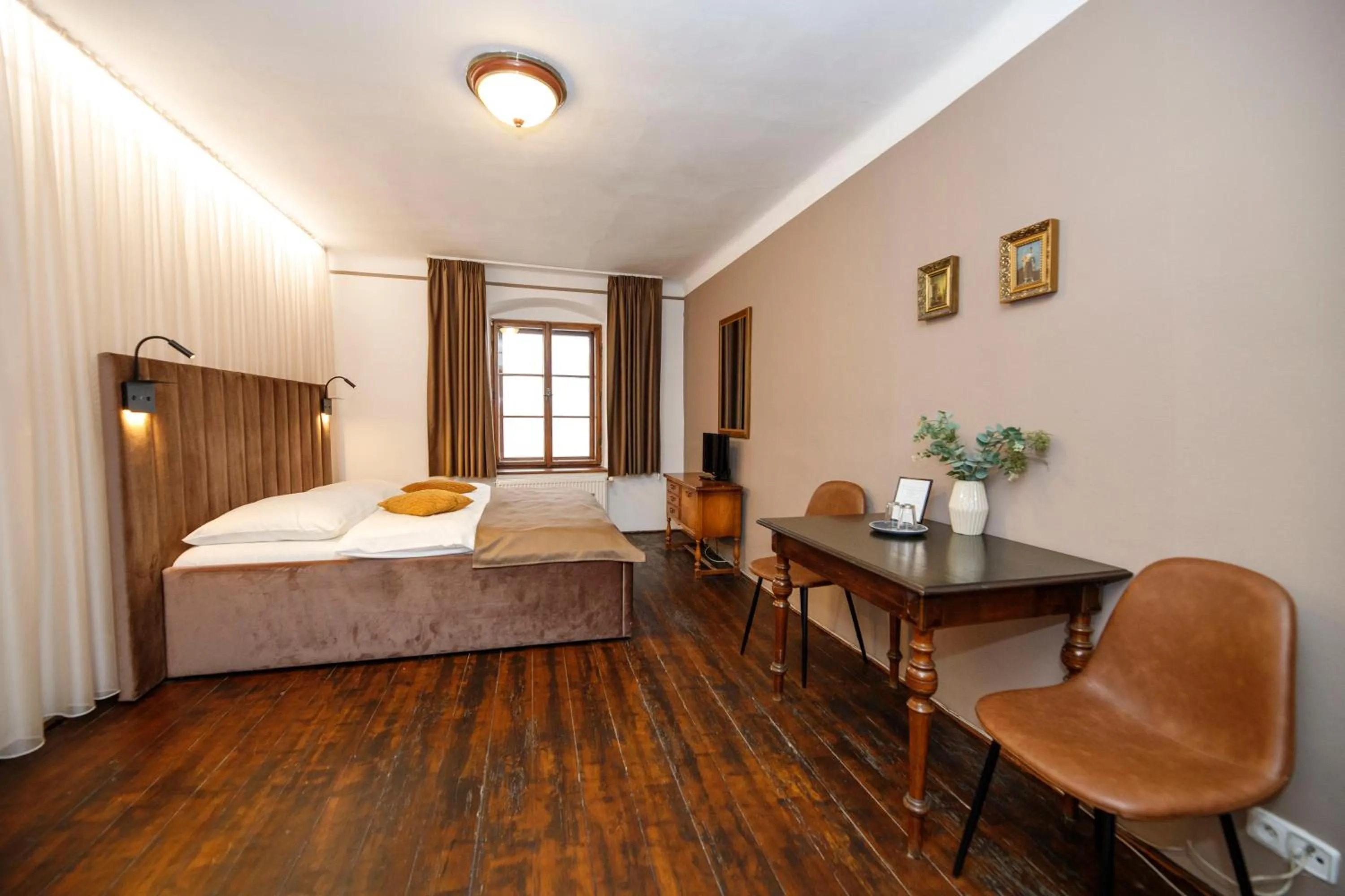 Bed in Hotel Svambersky dum