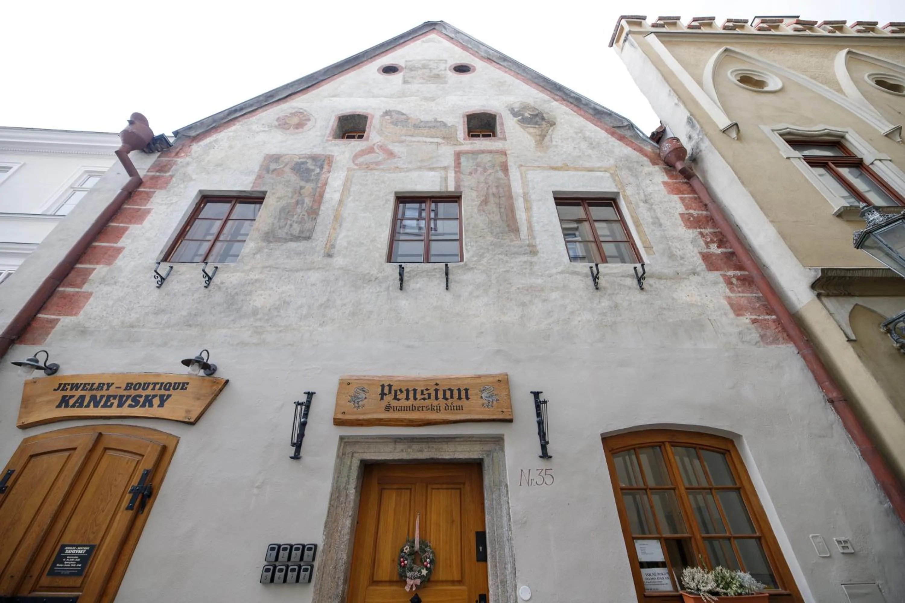 Property building in Hotel Svambersky dum