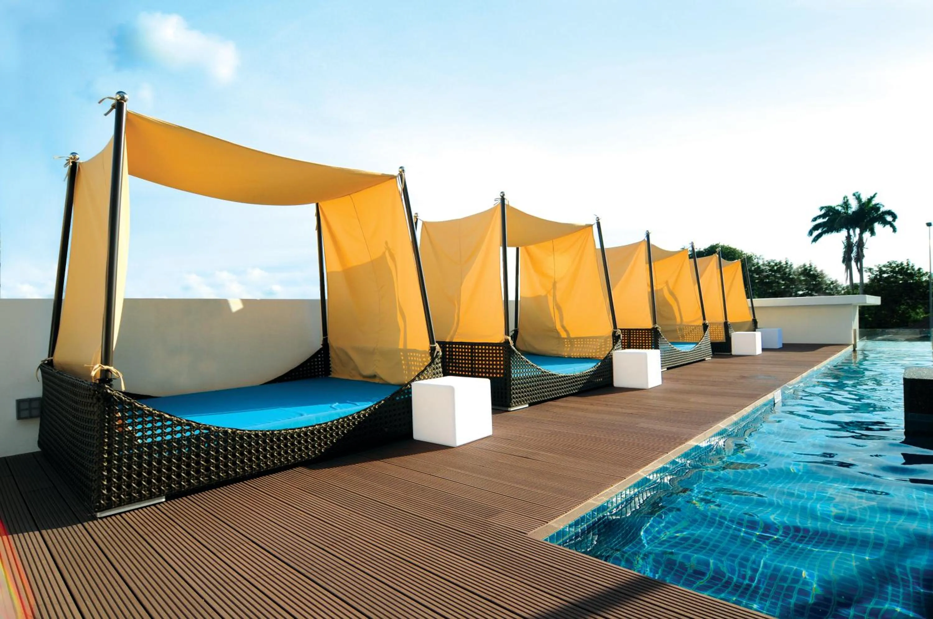 Swimming pool in Kings Green Hotel City Centre Melaka