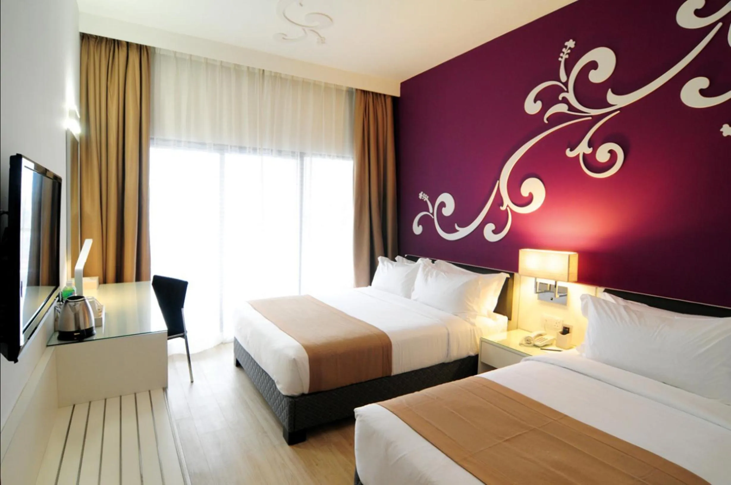 Photo of the whole room, Bed in Kings Green Hotel City Centre Melaka