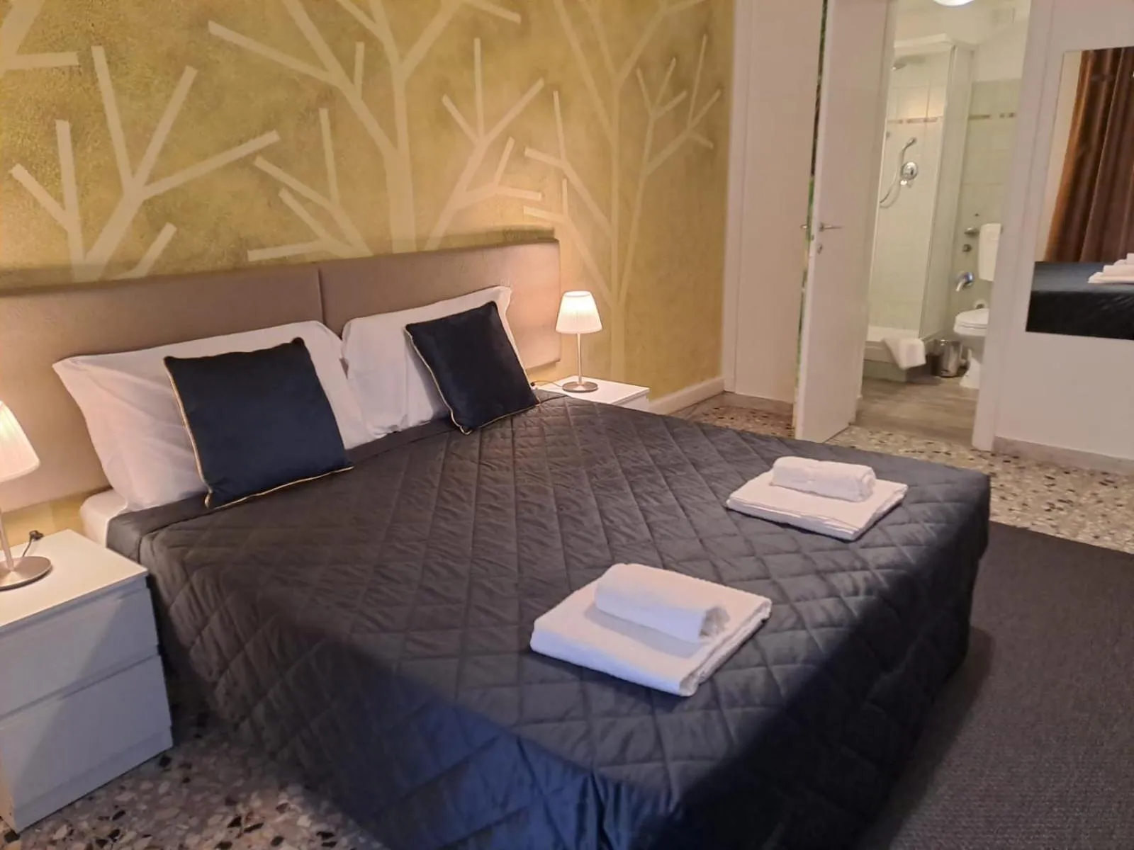 Bed in Appia Avenue 639