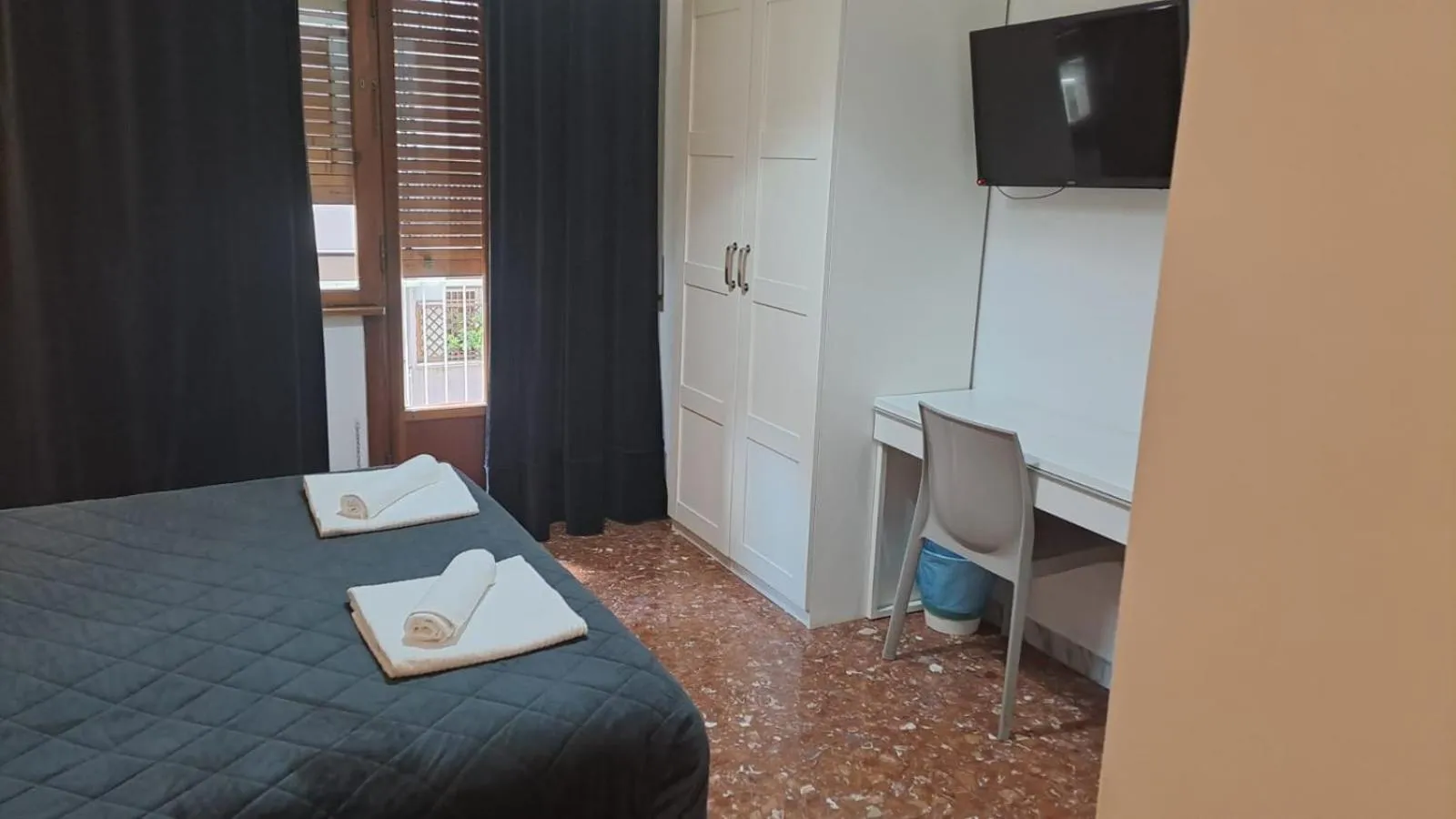 Bed in Appia Avenue 639