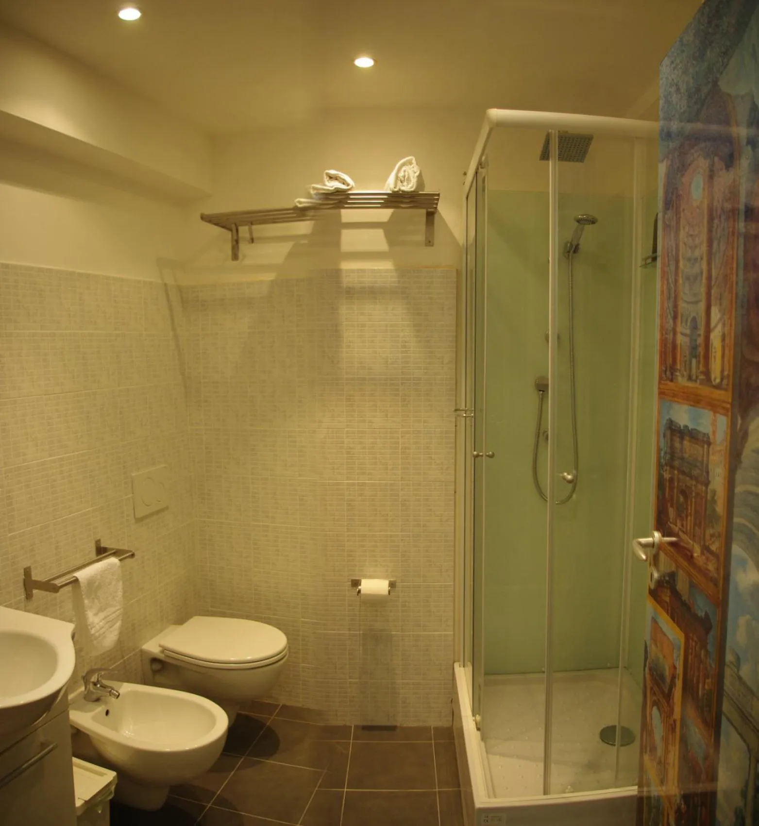 Bathroom in Appia Avenue 639