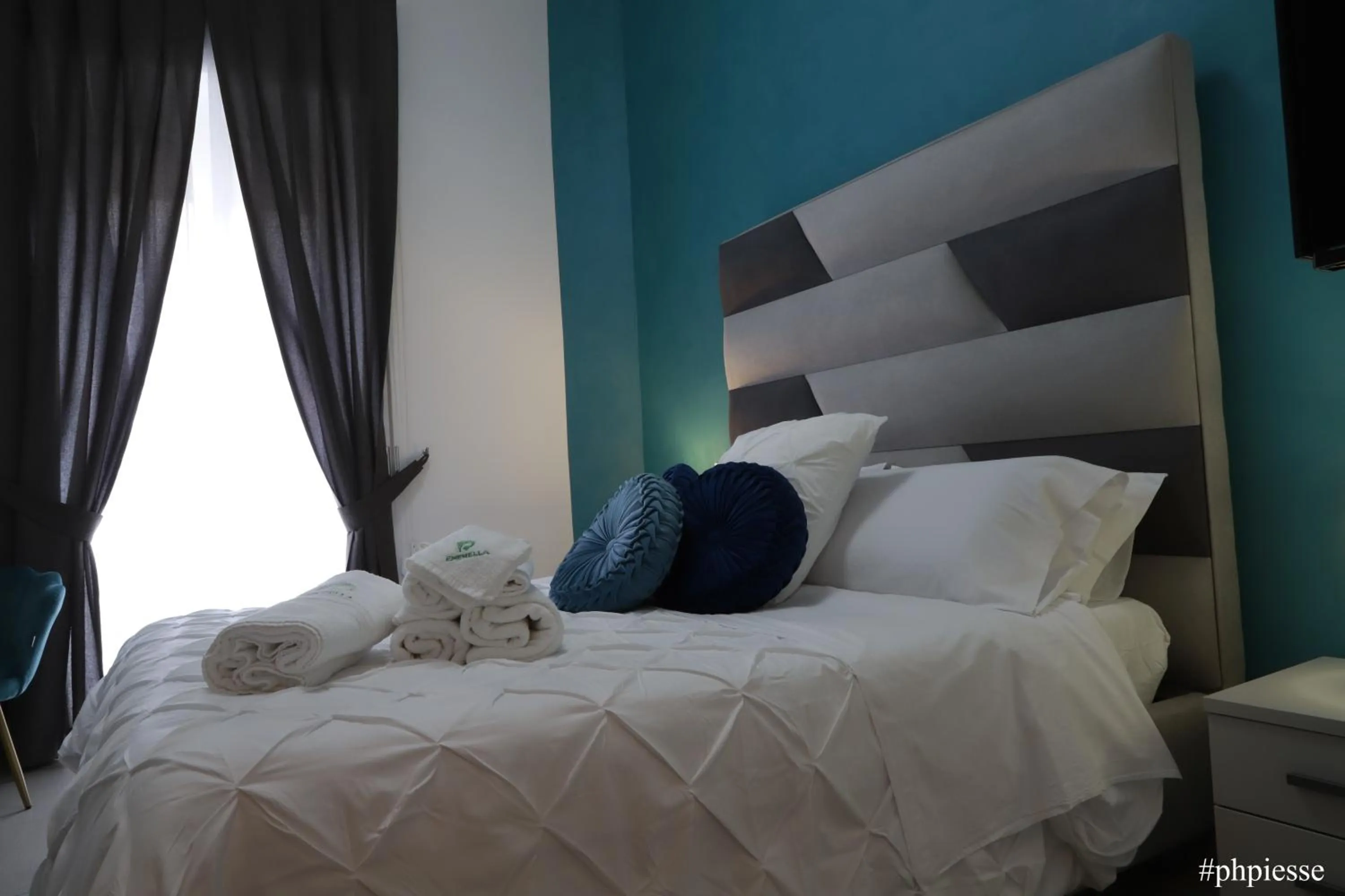 Bed in Emerella Luxury Suites-Siderno Lungomare