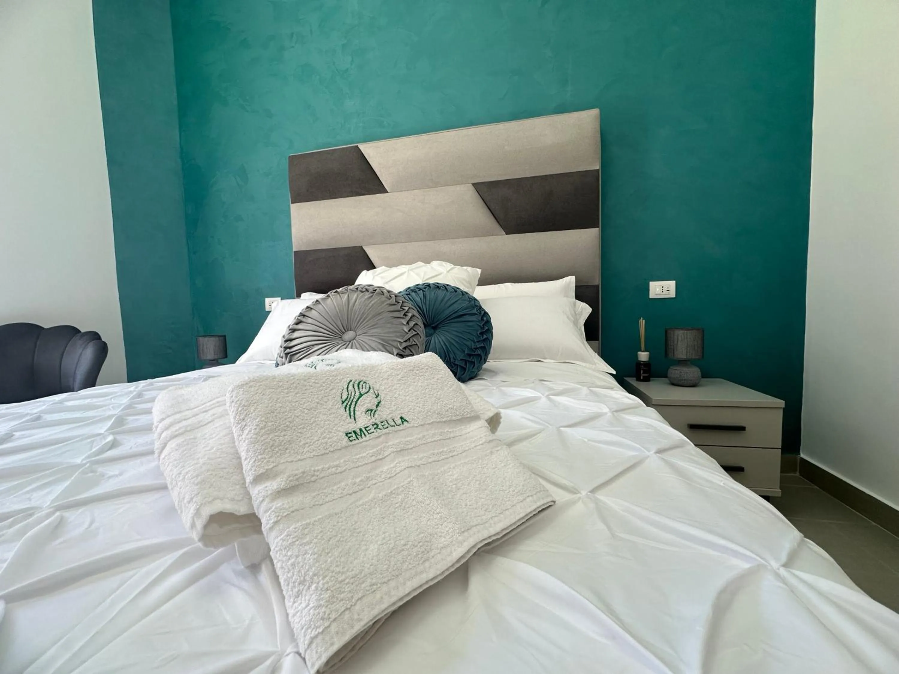 Bedroom, Bed in Emerella Luxury Suites-Siderno Lungomare