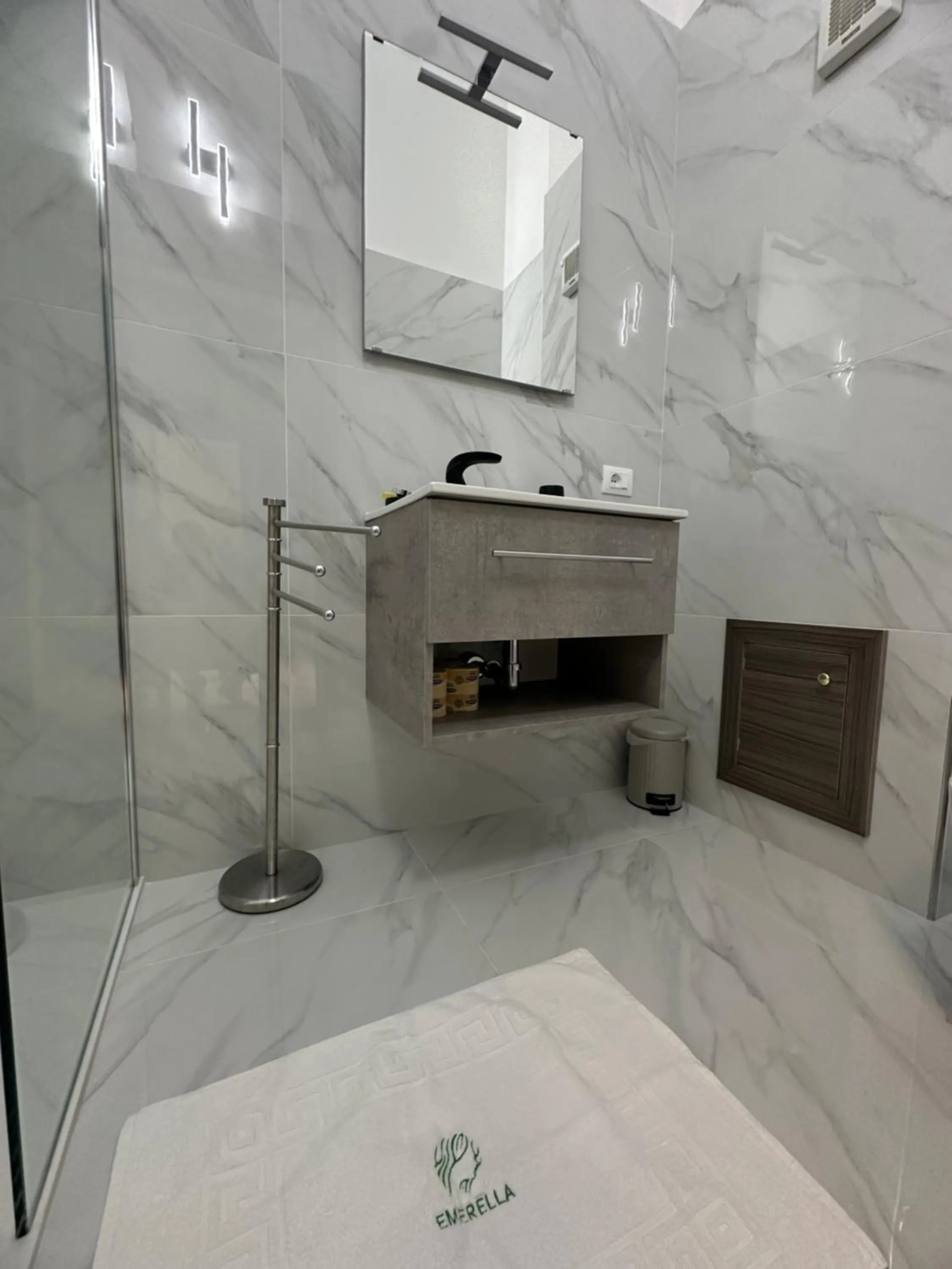 Bathroom in Emerella Luxury Suites-Siderno Lungomare