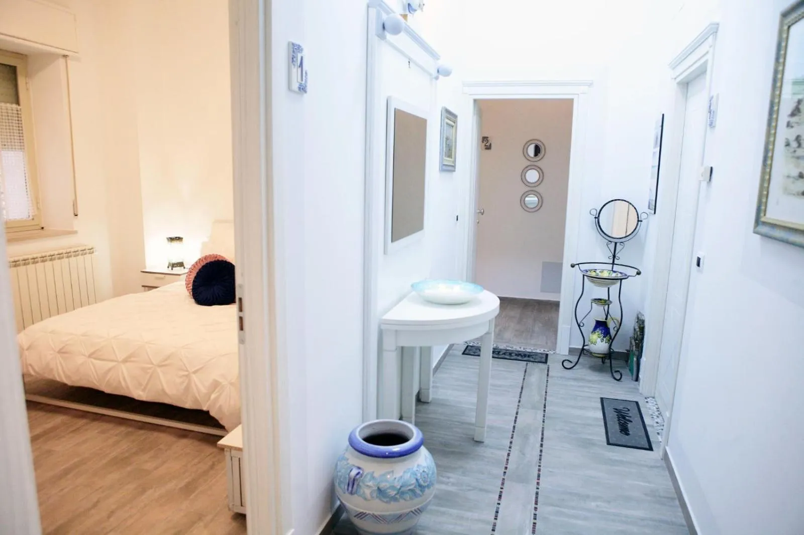 Facade/entrance, Bed in Emerella Luxury Suites-Siderno Lungomare