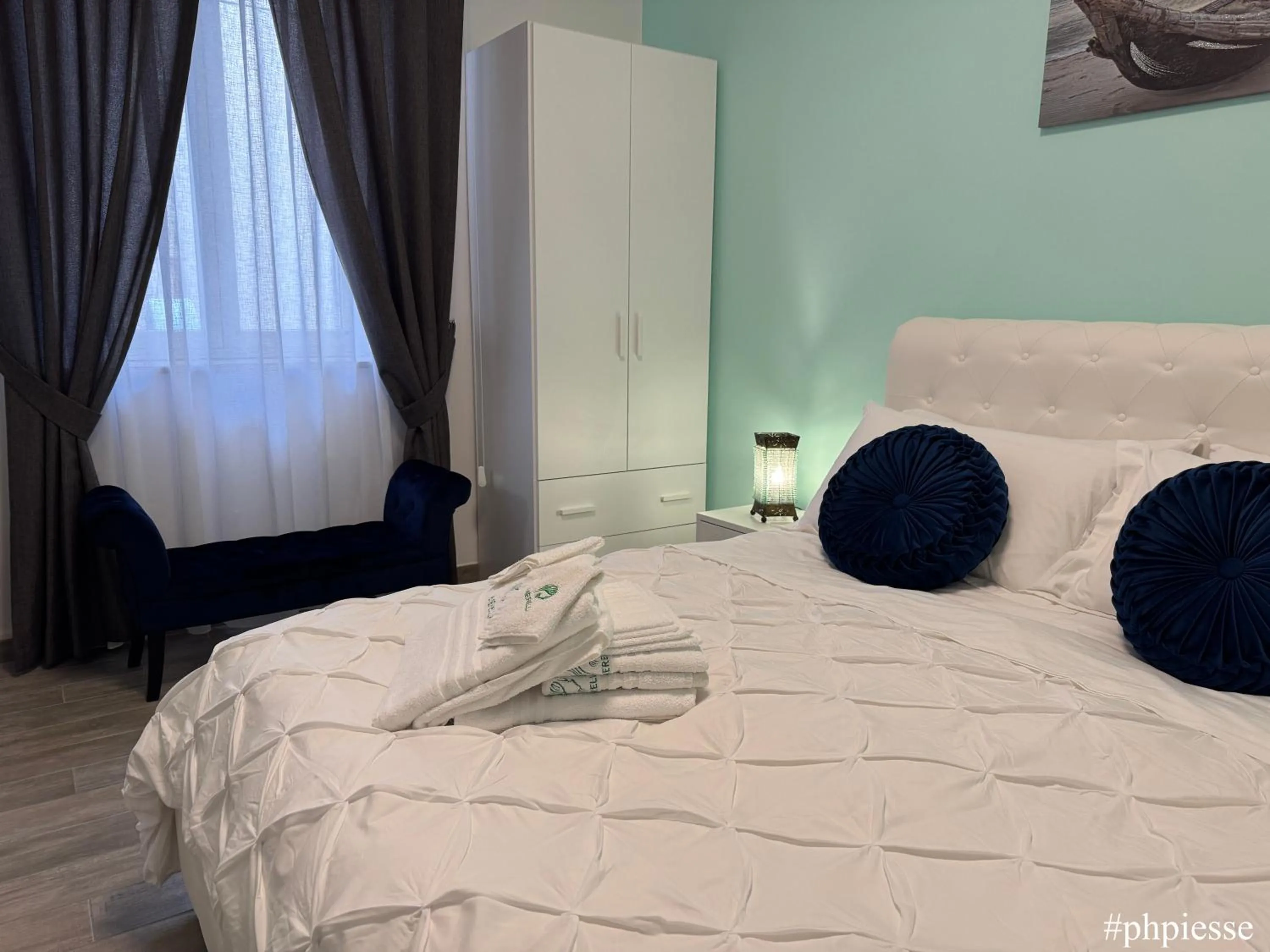 Bedroom, Bed in Emerella Luxury Suites-Siderno Lungomare