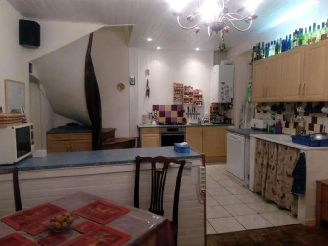 Kitchen or kitchenette in Chateau View Chambres d'hôtes