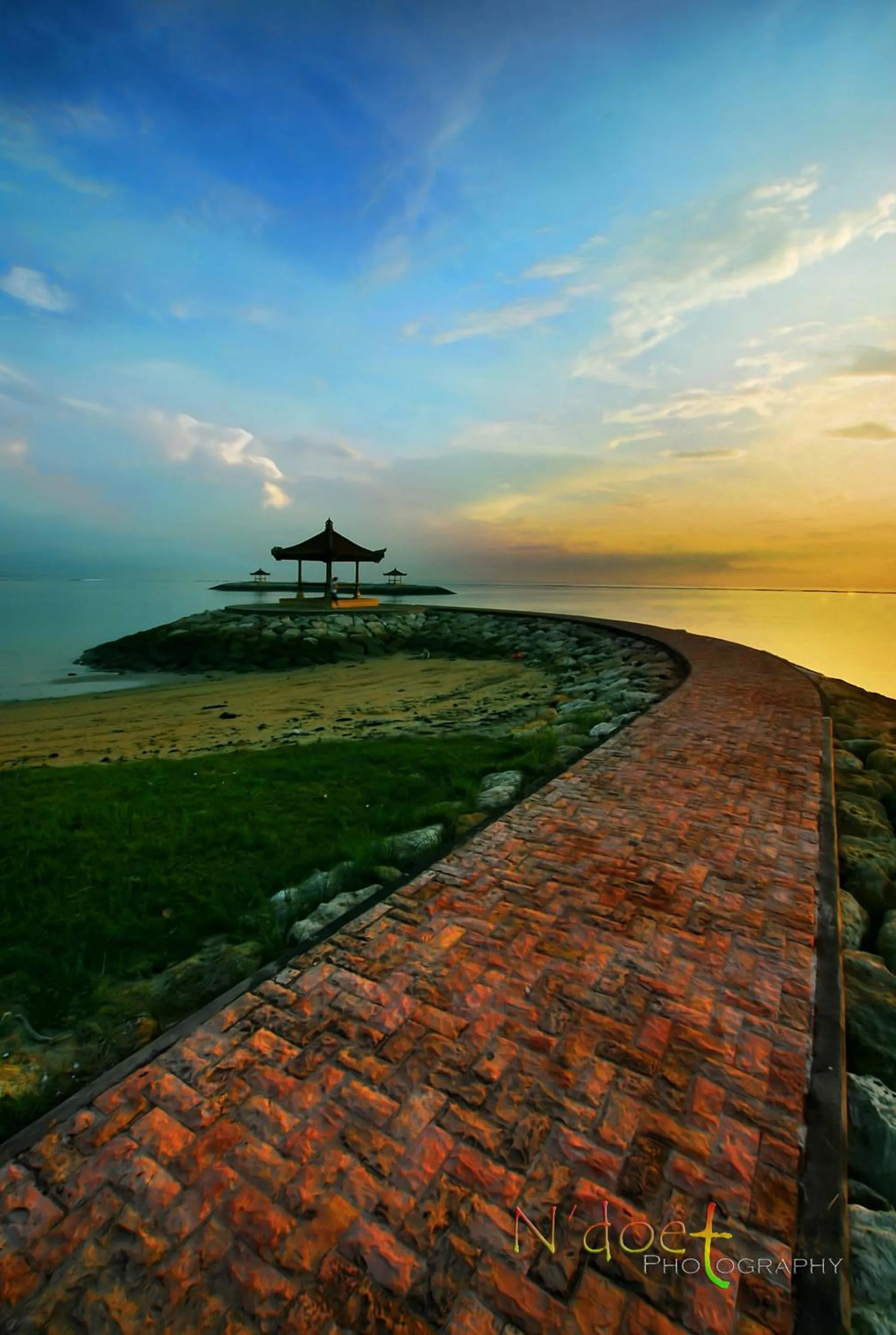Beach in Swastika Guesthouse Sanur