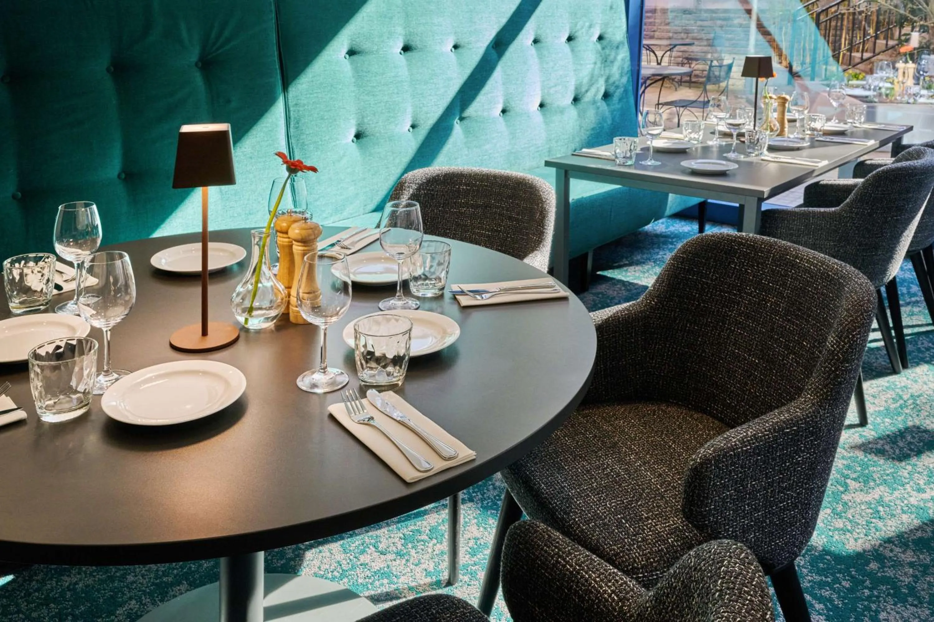 Restaurant/places to eat in NH Prague City