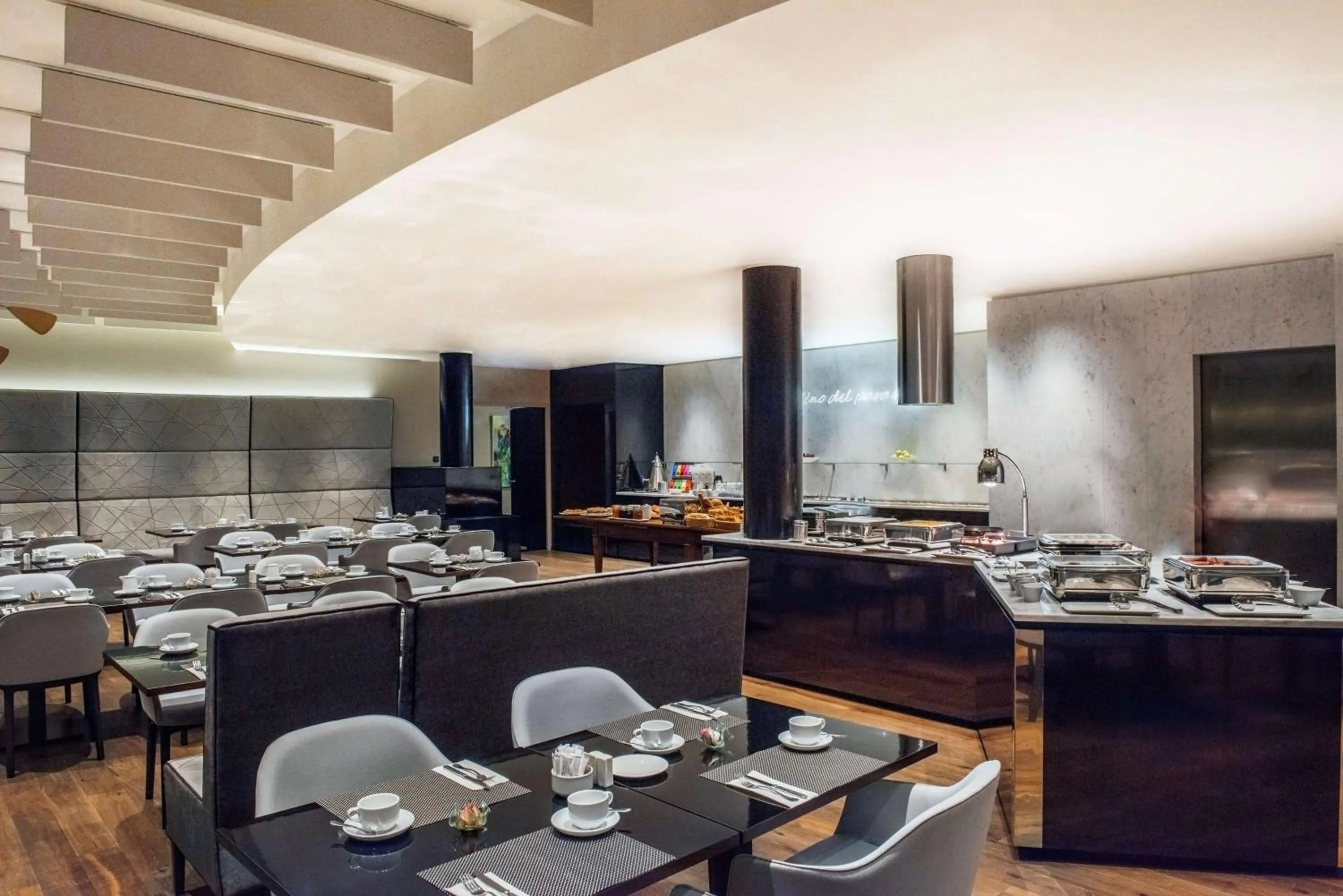 Breakfast in NH Prague City