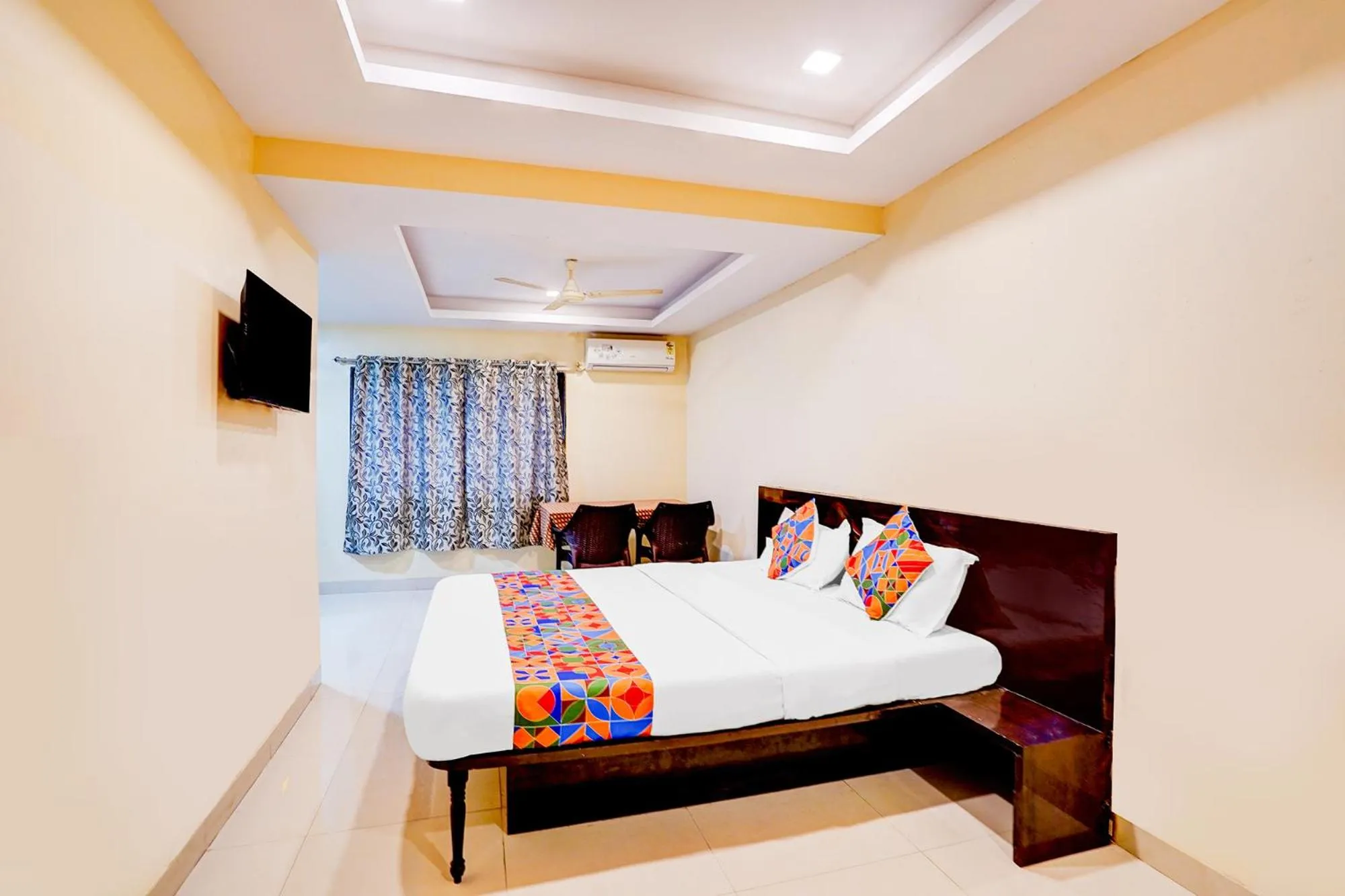 Bed in FabHotel Chetan Executive