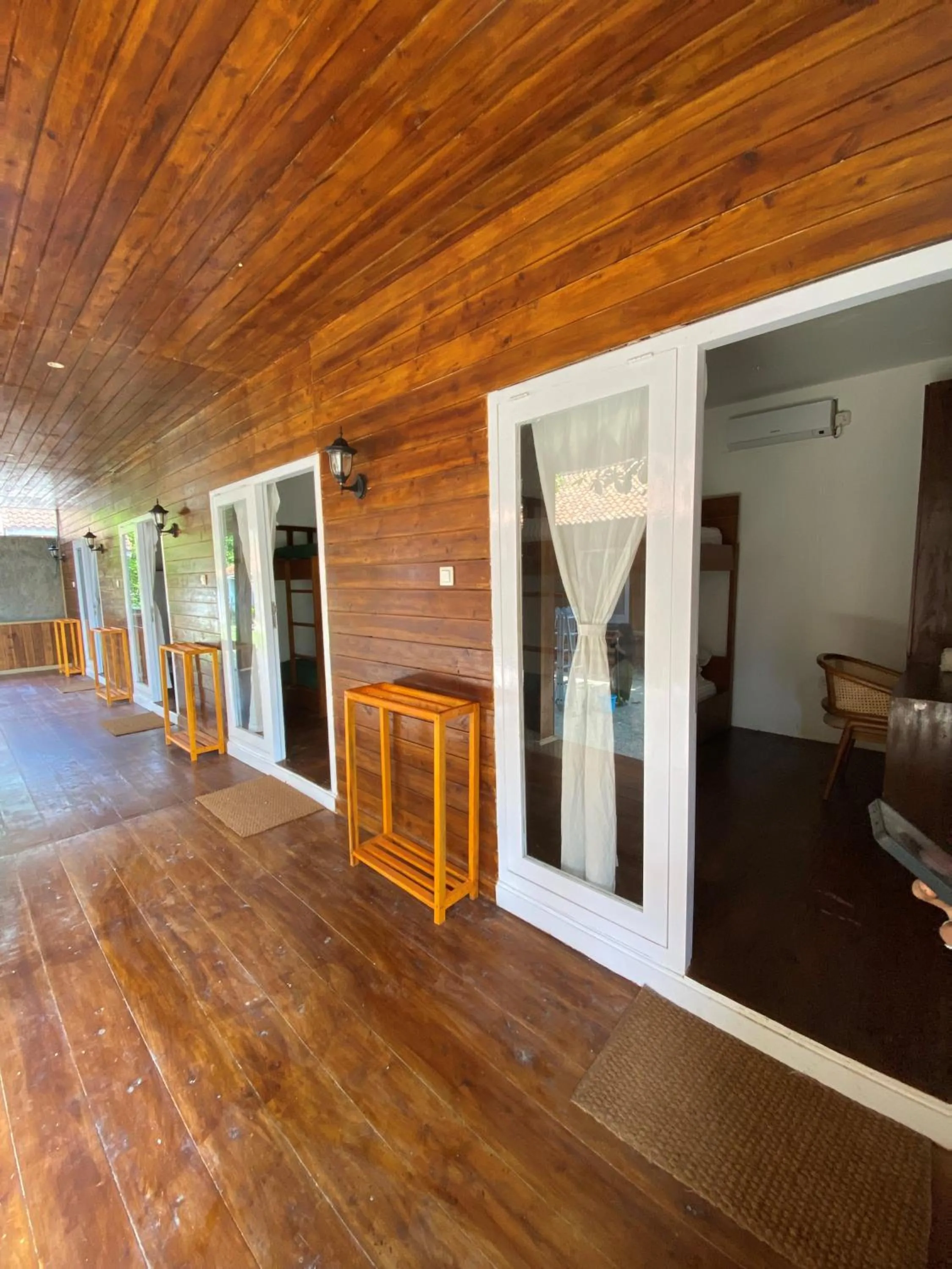 Cabana Surf and Stay